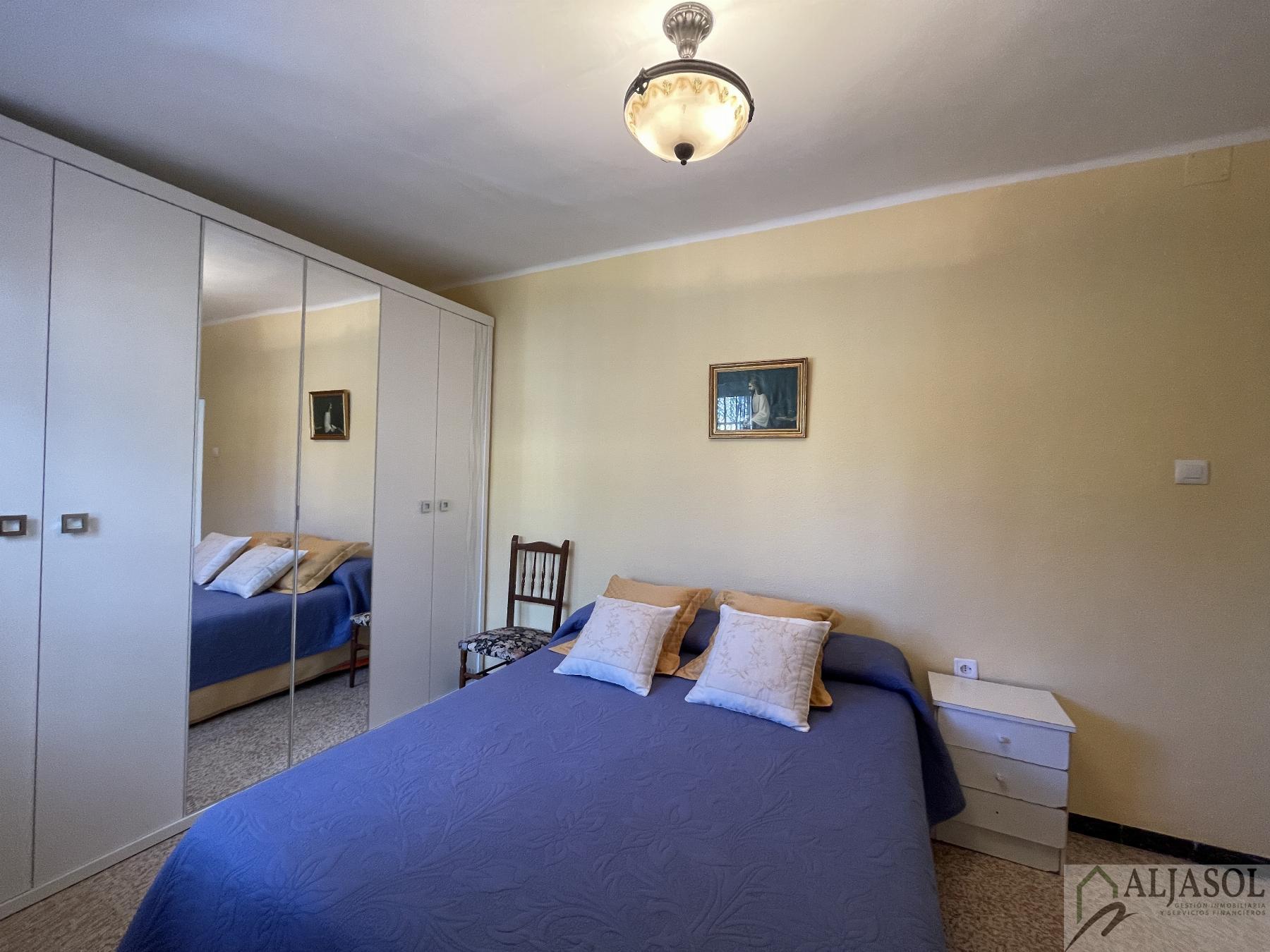 For sale of house in Gines