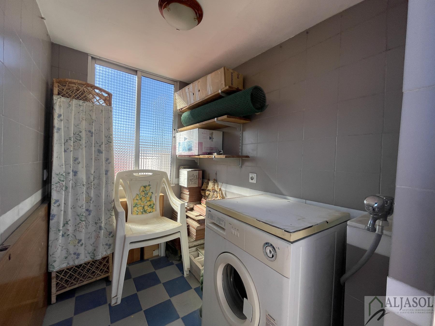 For sale of house in Gines