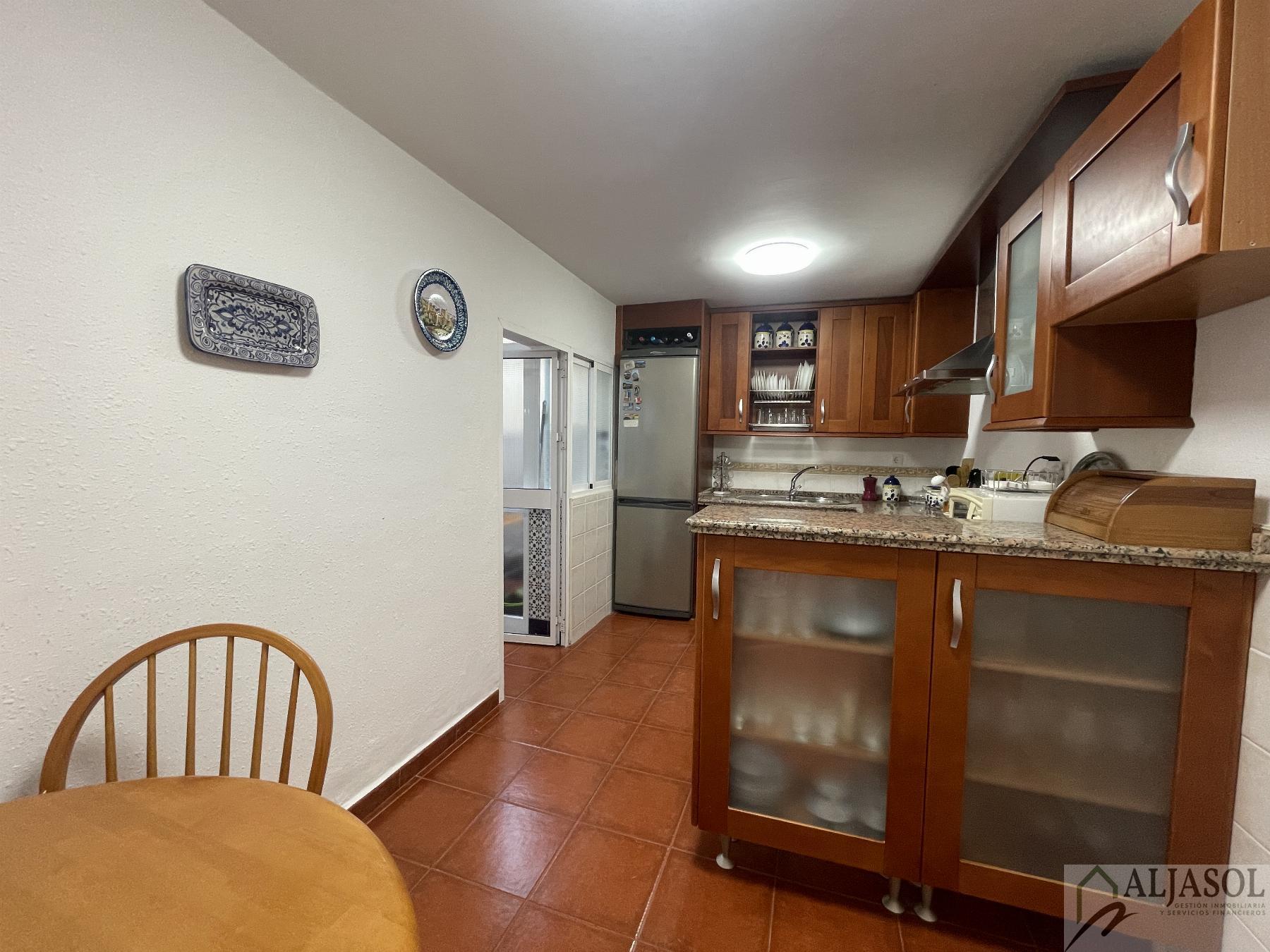 For sale of house in Gines