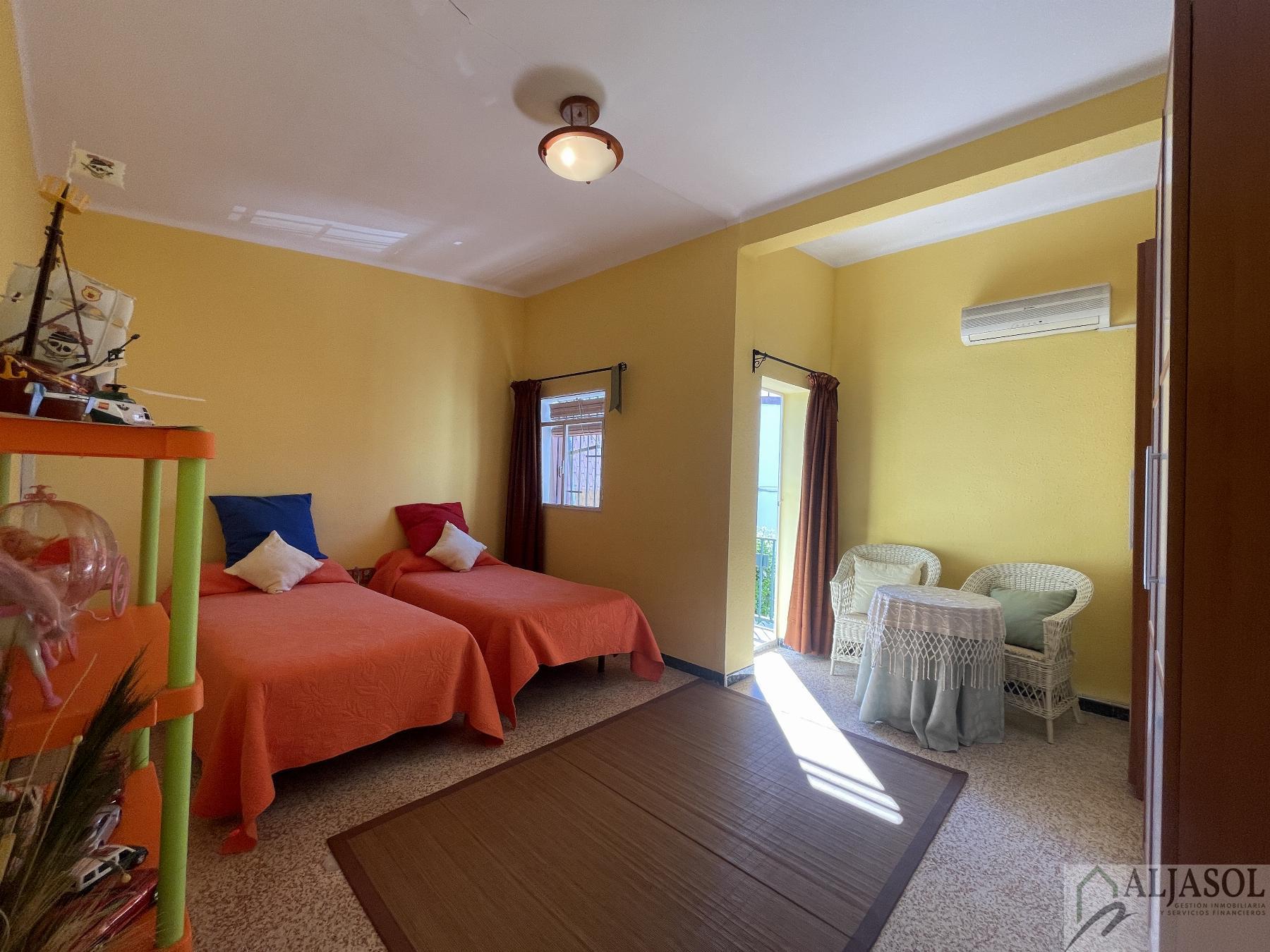 For sale of house in Gines