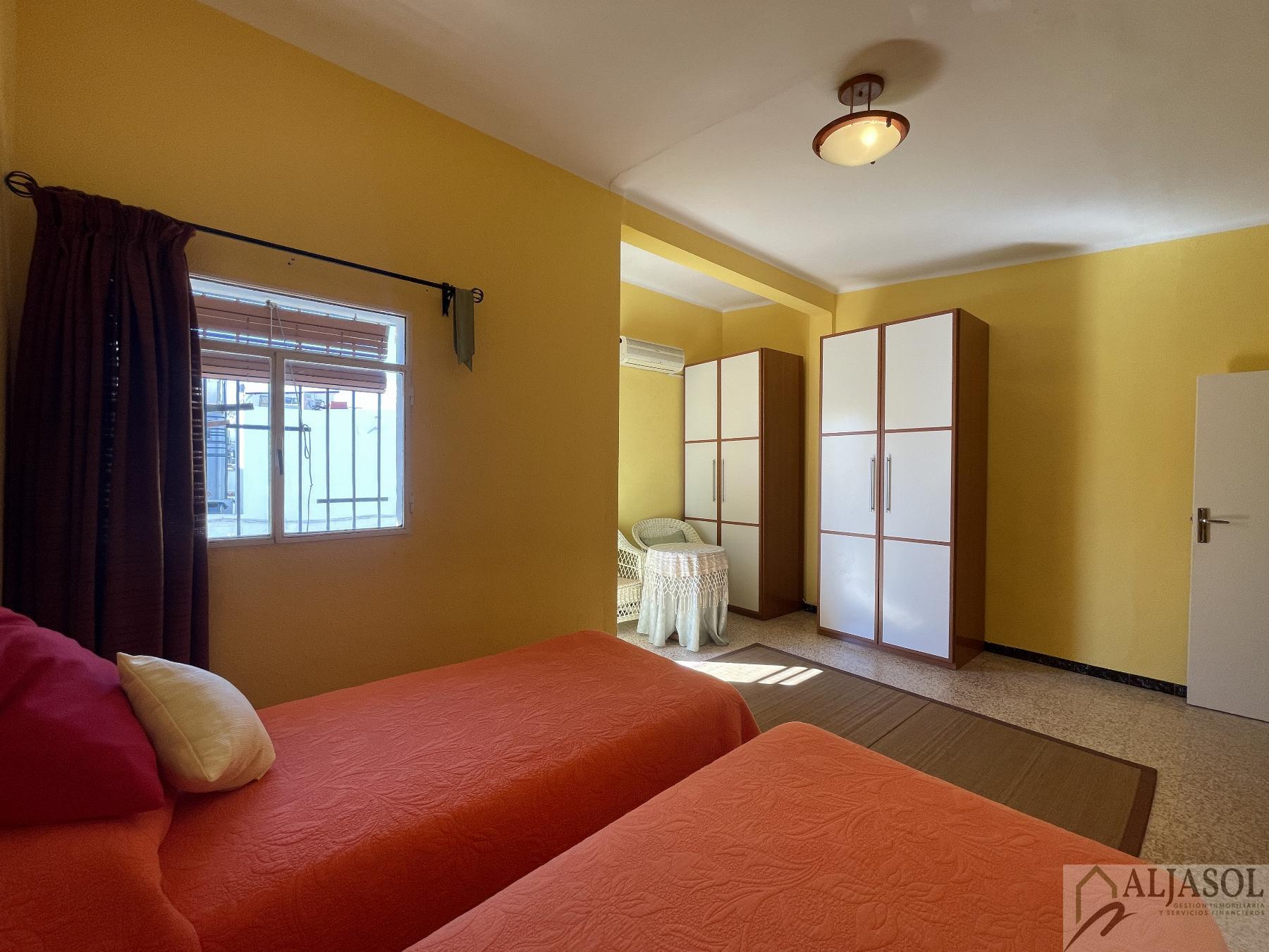 For sale of house in Gines