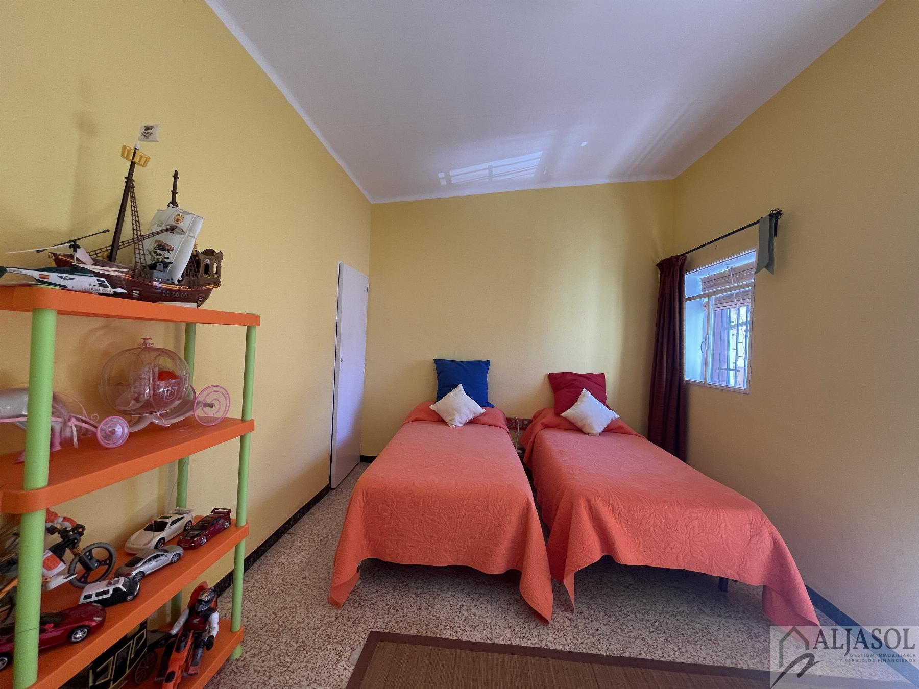 For sale of house in Gines