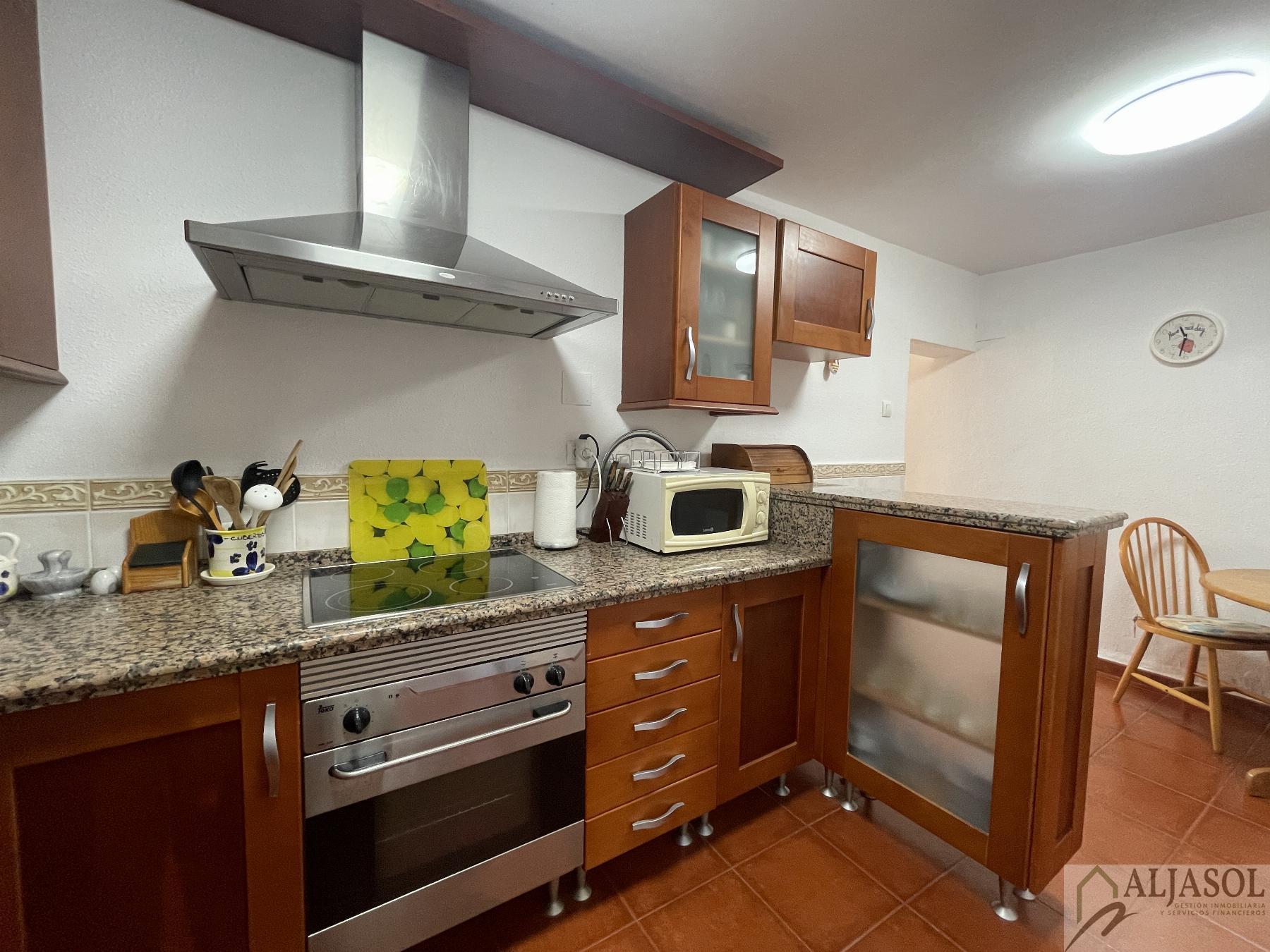 For sale of house in Gines