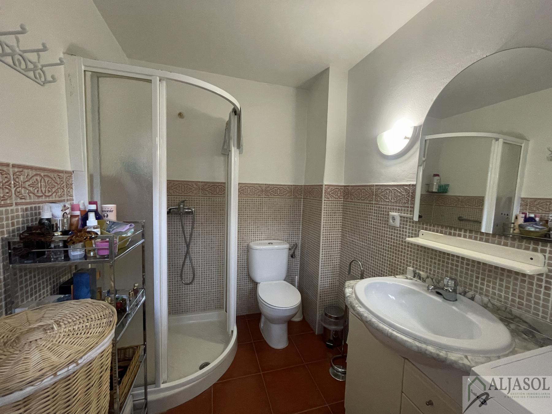 For sale of house in Gines