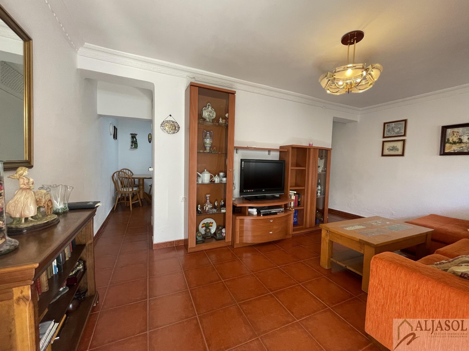For sale of house in Gines