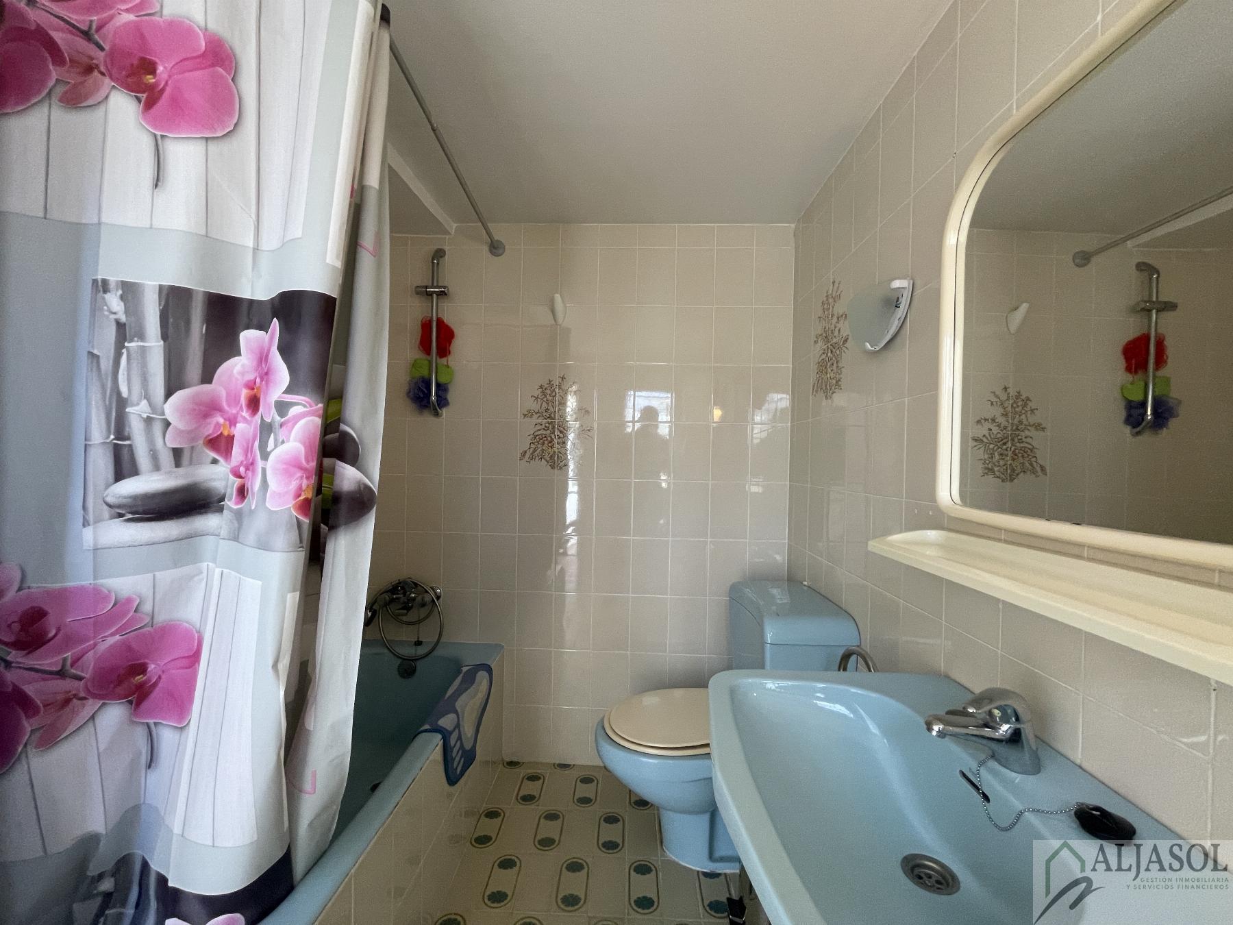 For sale of house in Gines