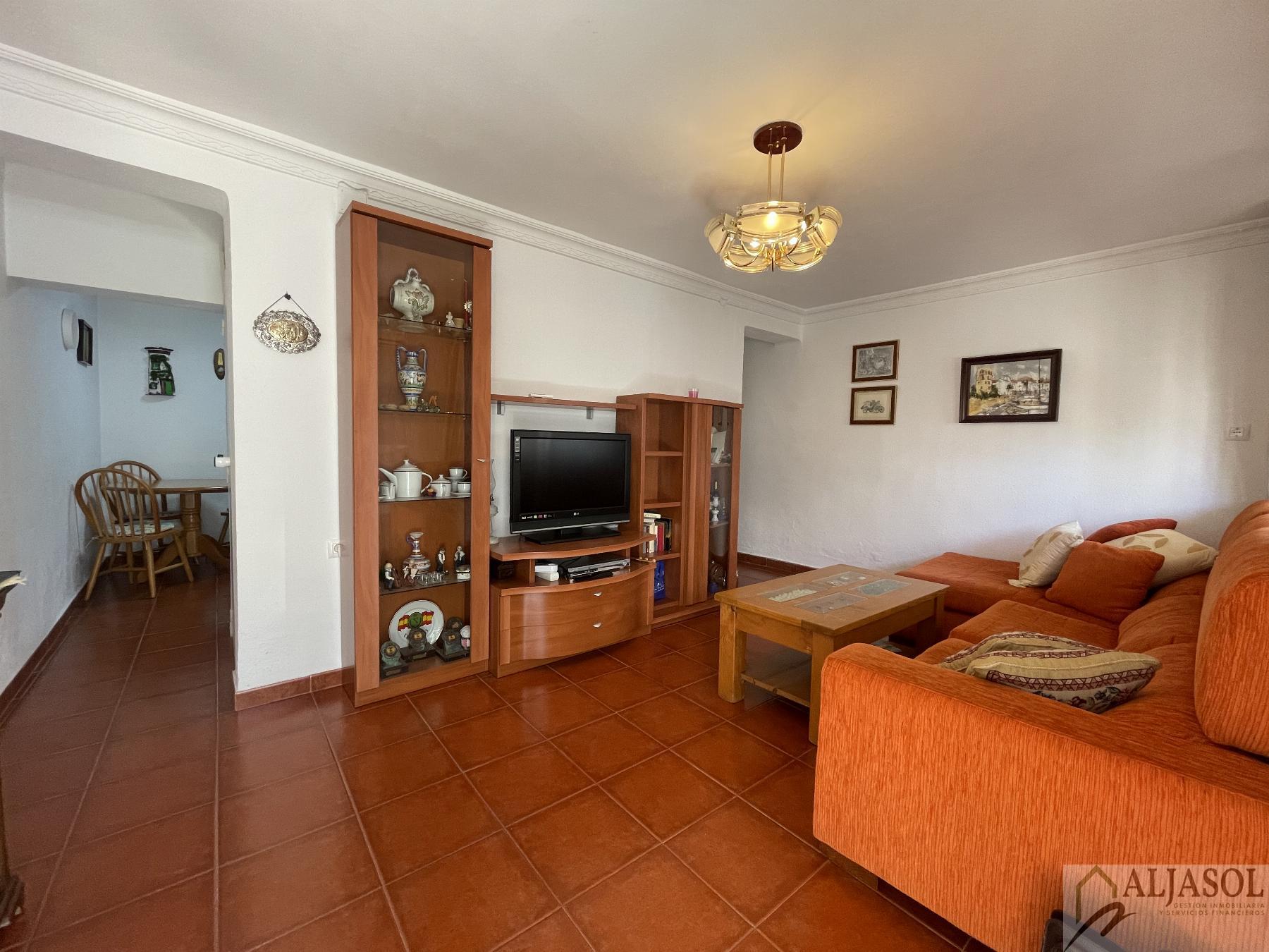 For sale of house in Gines