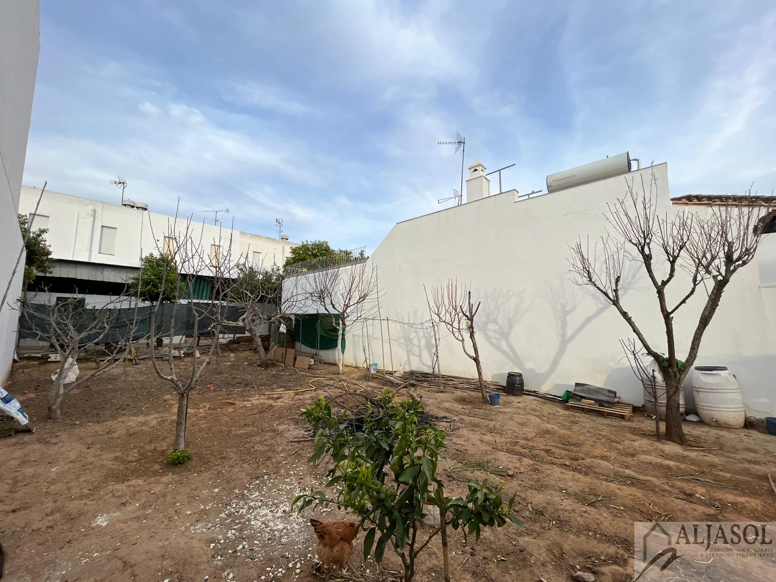 For sale of land in Bormujos
