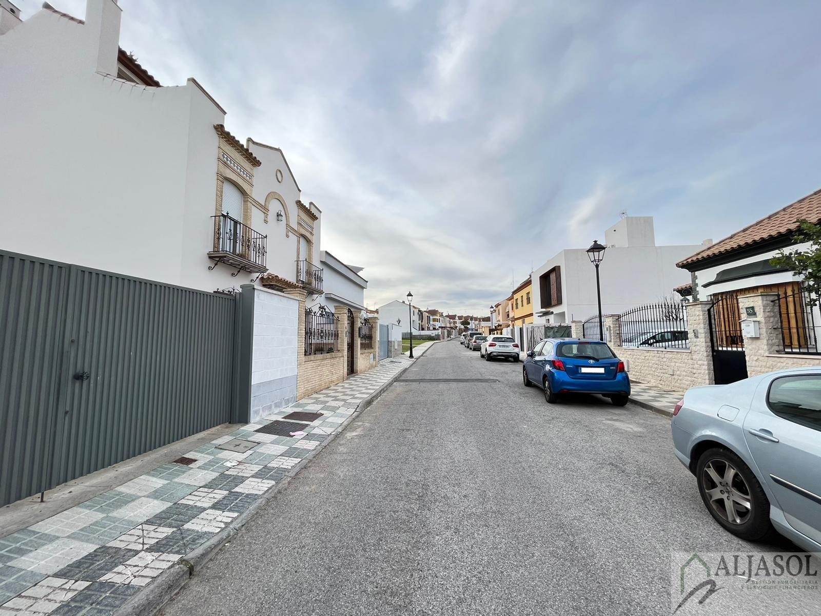 For sale of land in Bormujos