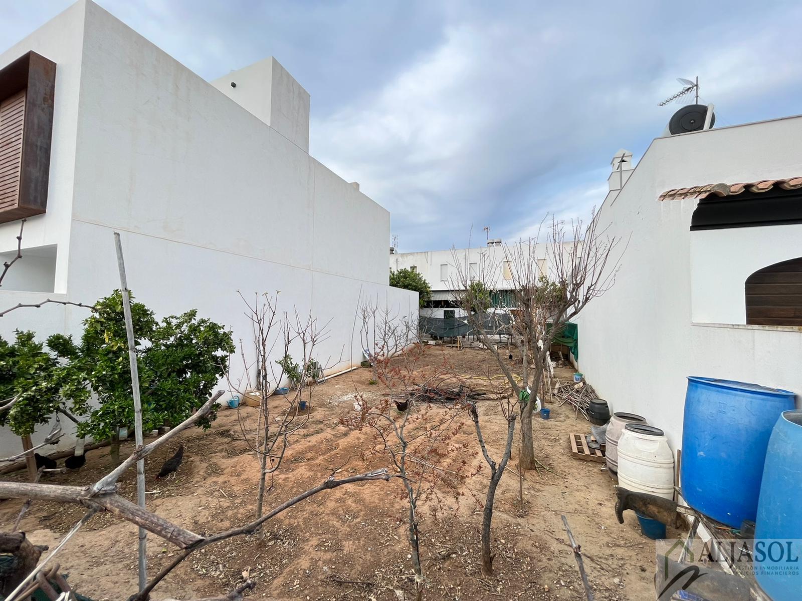 For sale of land in Bormujos