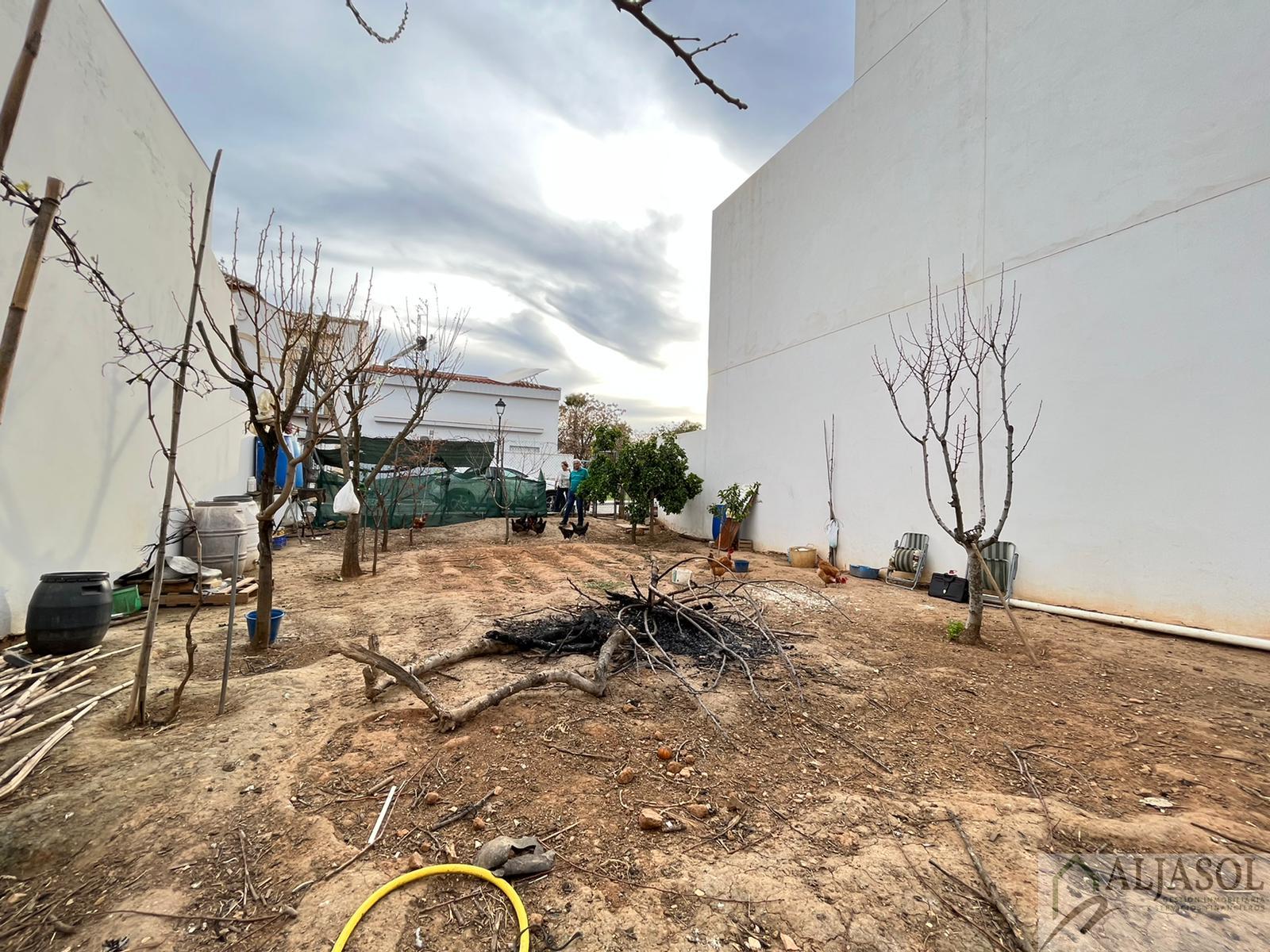 For sale of land in Bormujos
