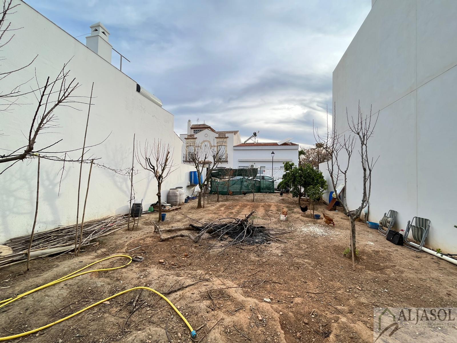 For sale of land in Bormujos