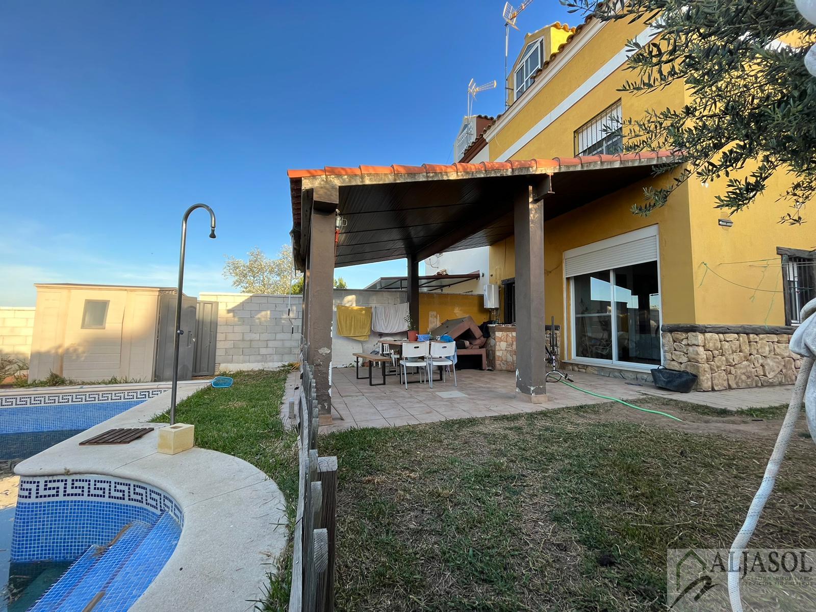 For sale of house in Salteras