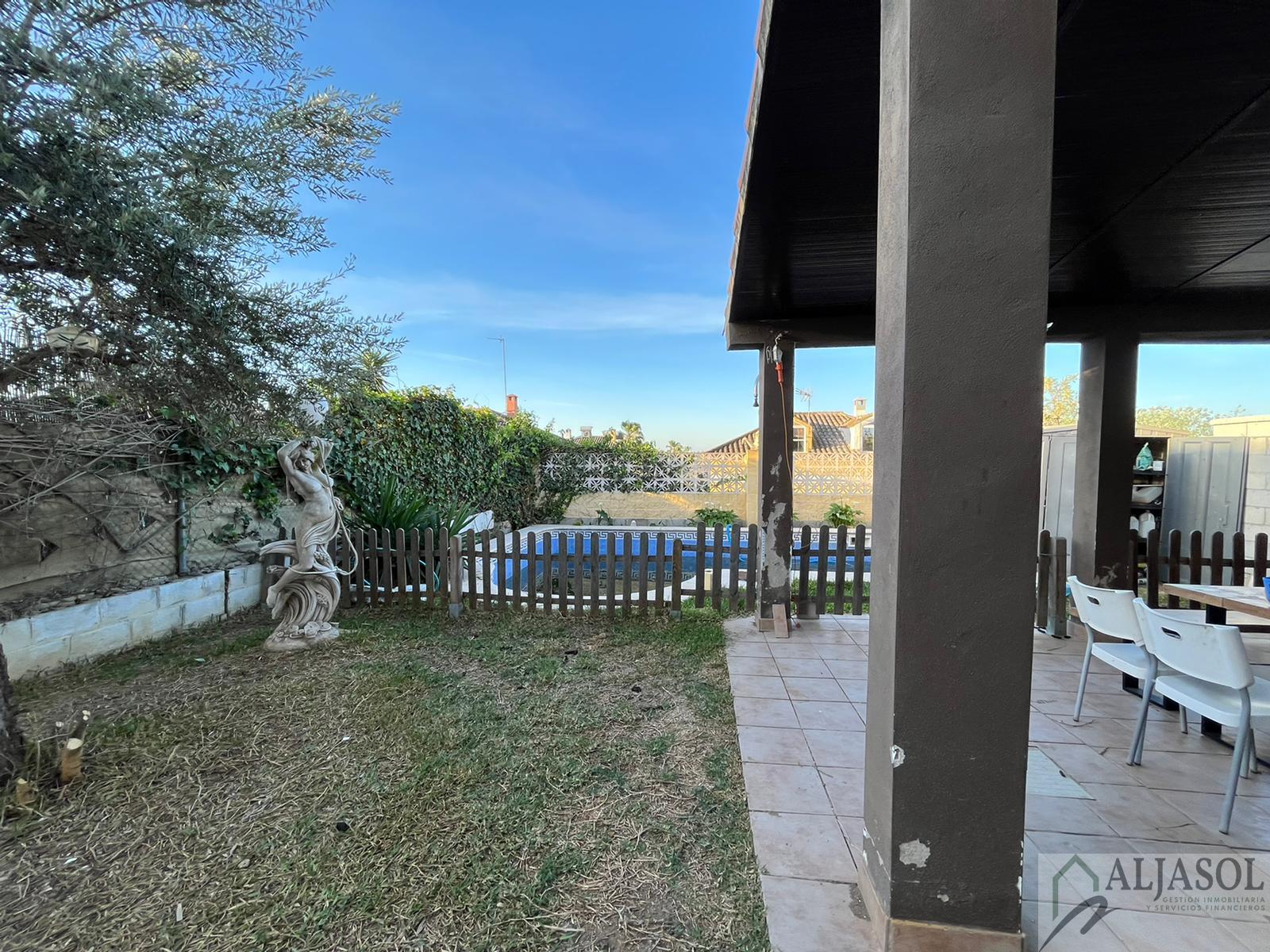 For sale of house in Salteras