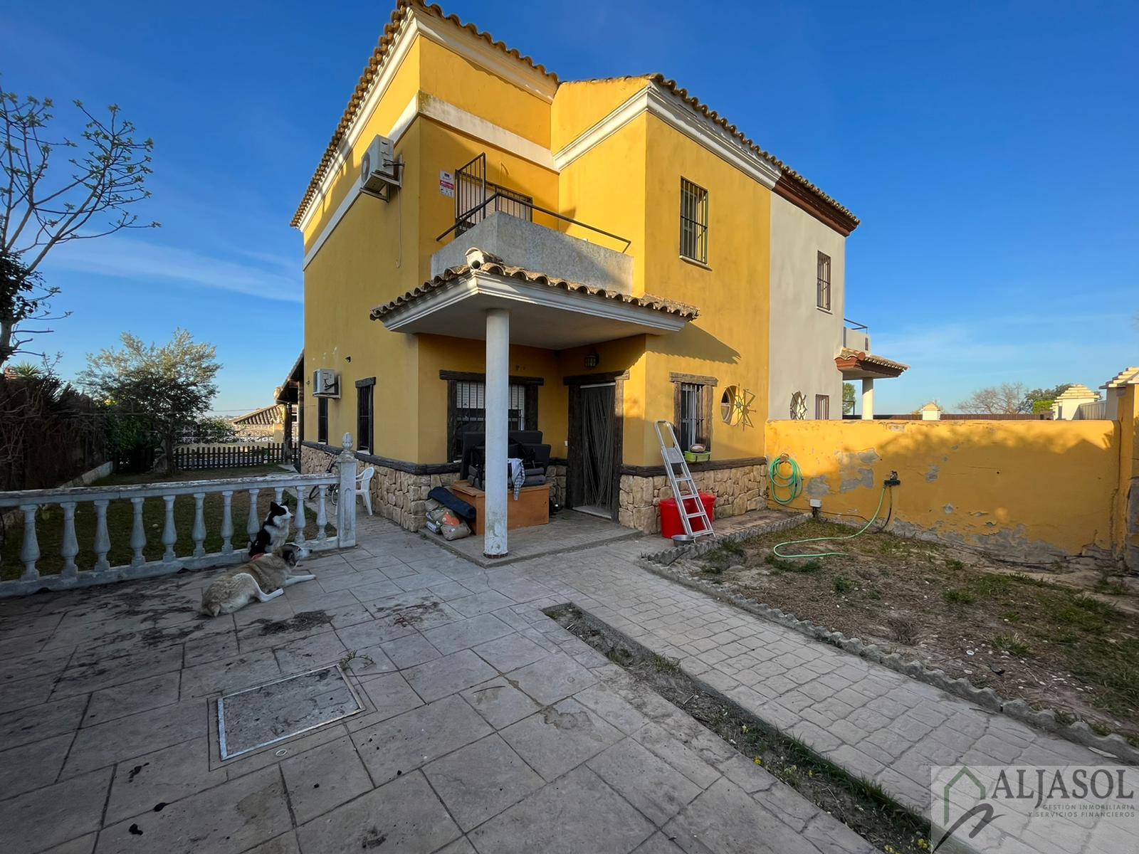 For sale of house in Salteras