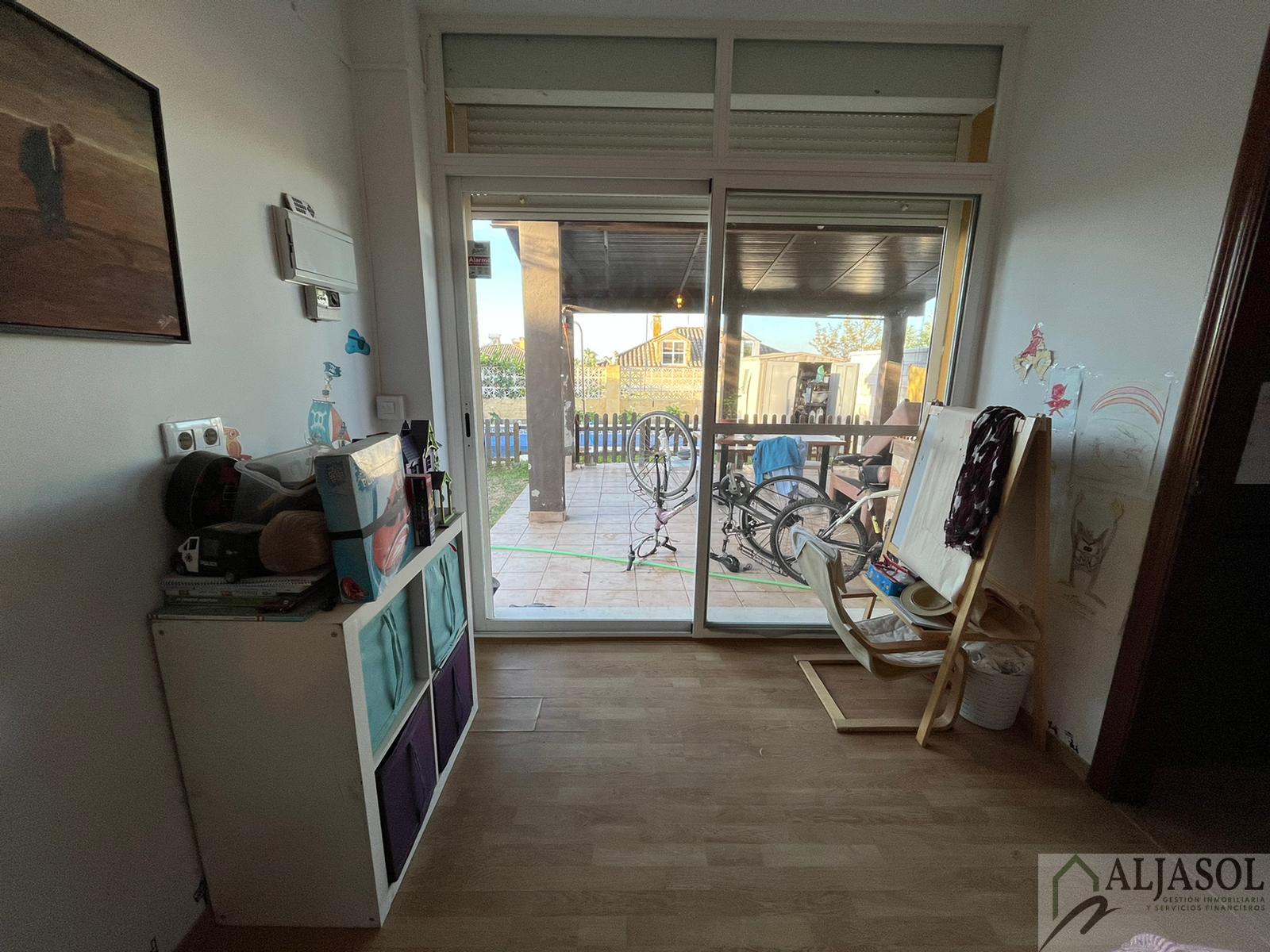 For sale of house in Salteras