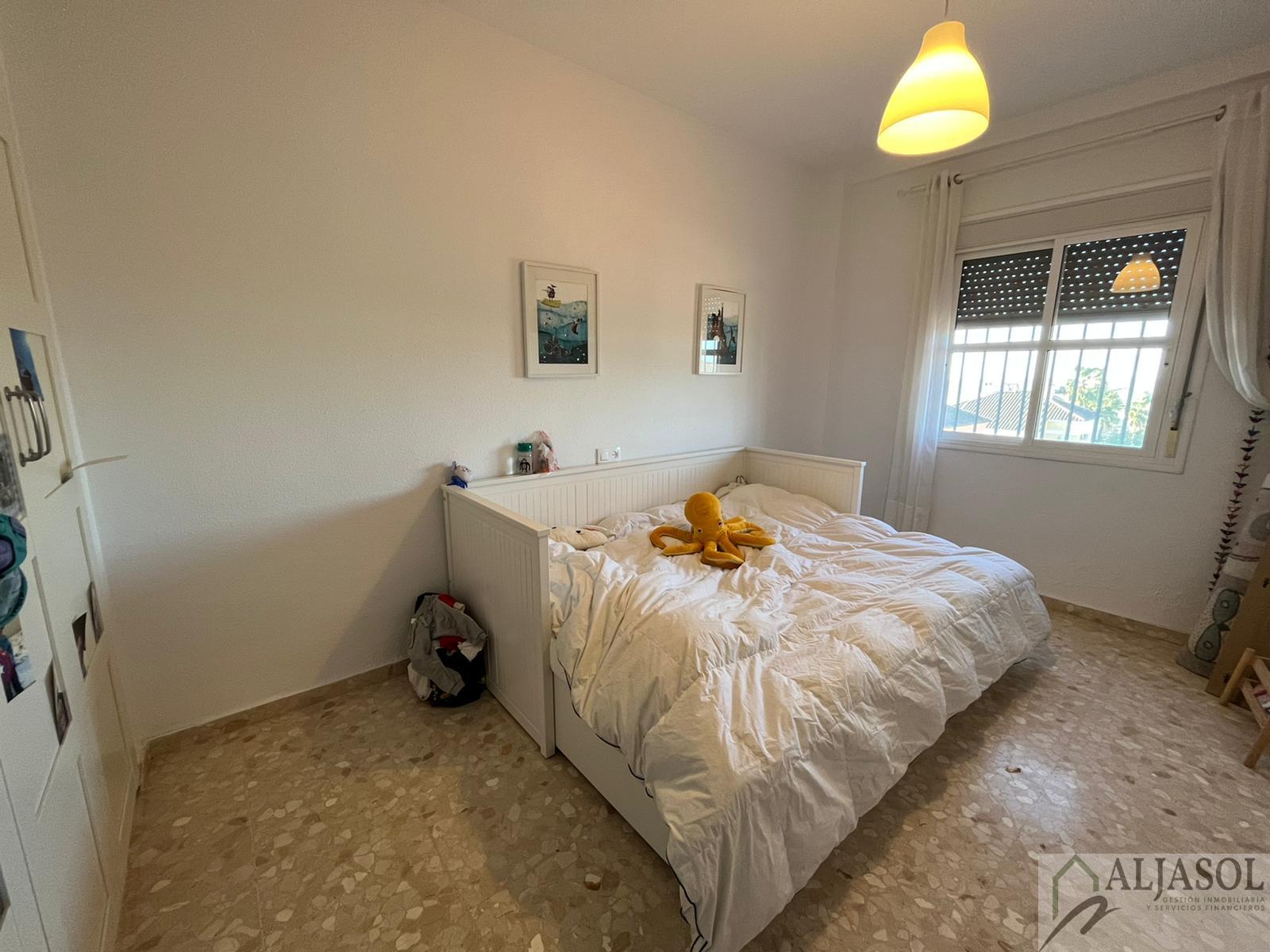 For sale of house in Salteras