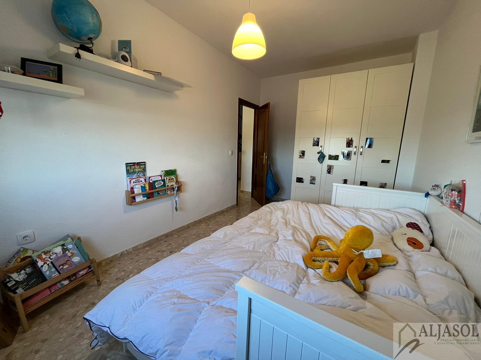 For sale of house in Salteras