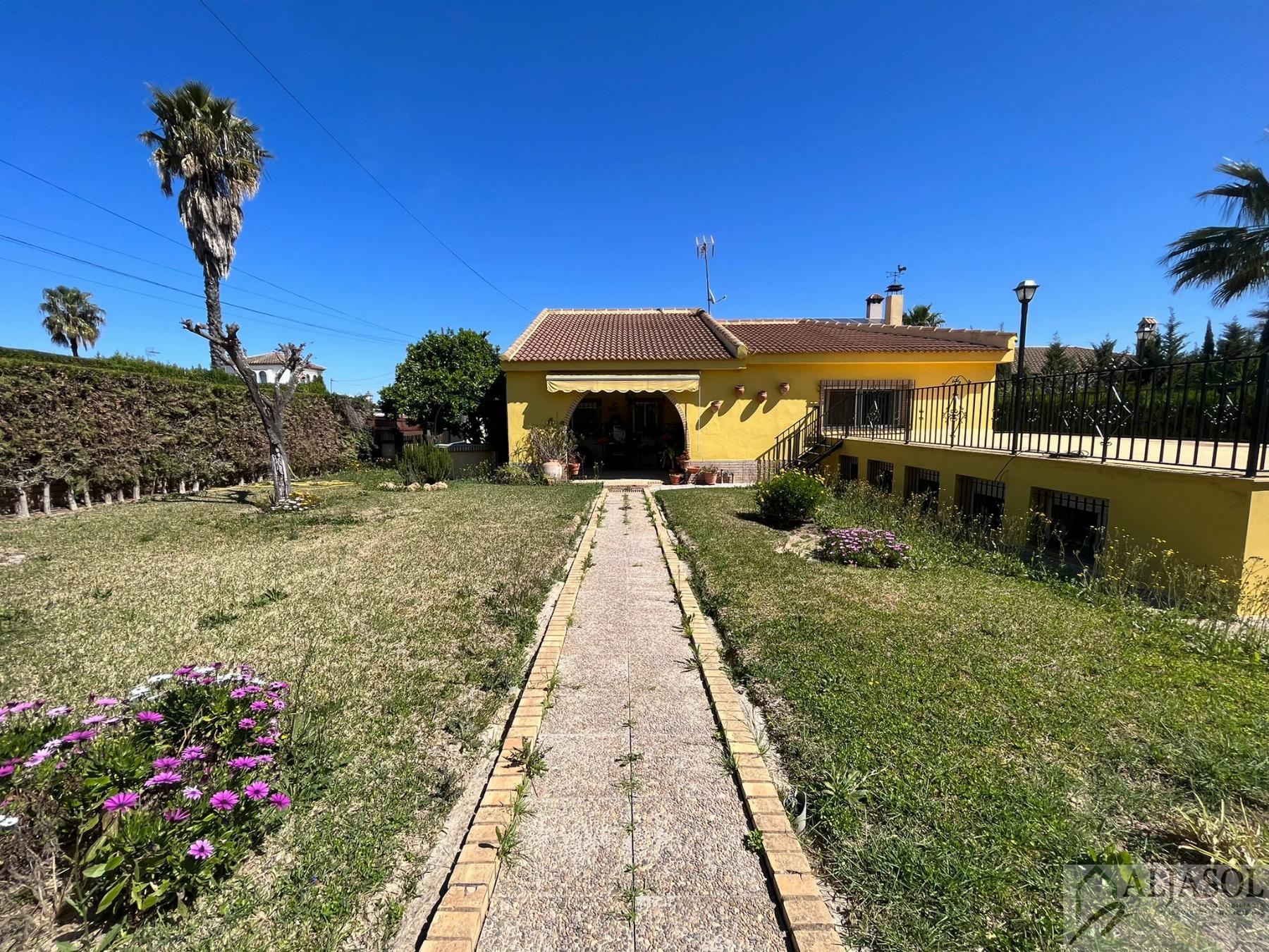 For sale of house in Bollullos de la Mitación
