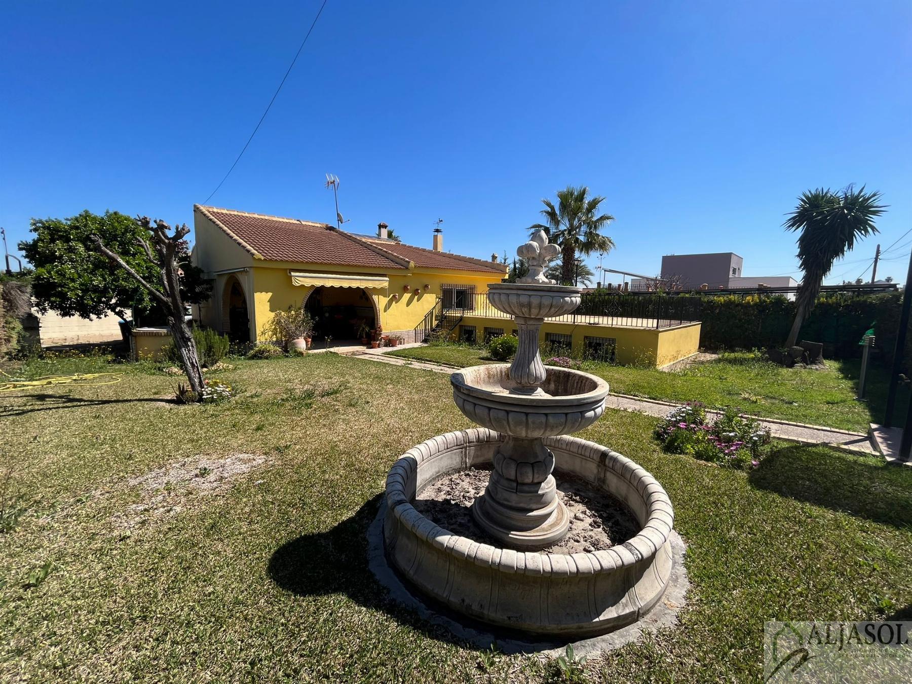 For sale of house in Bollullos de la Mitación