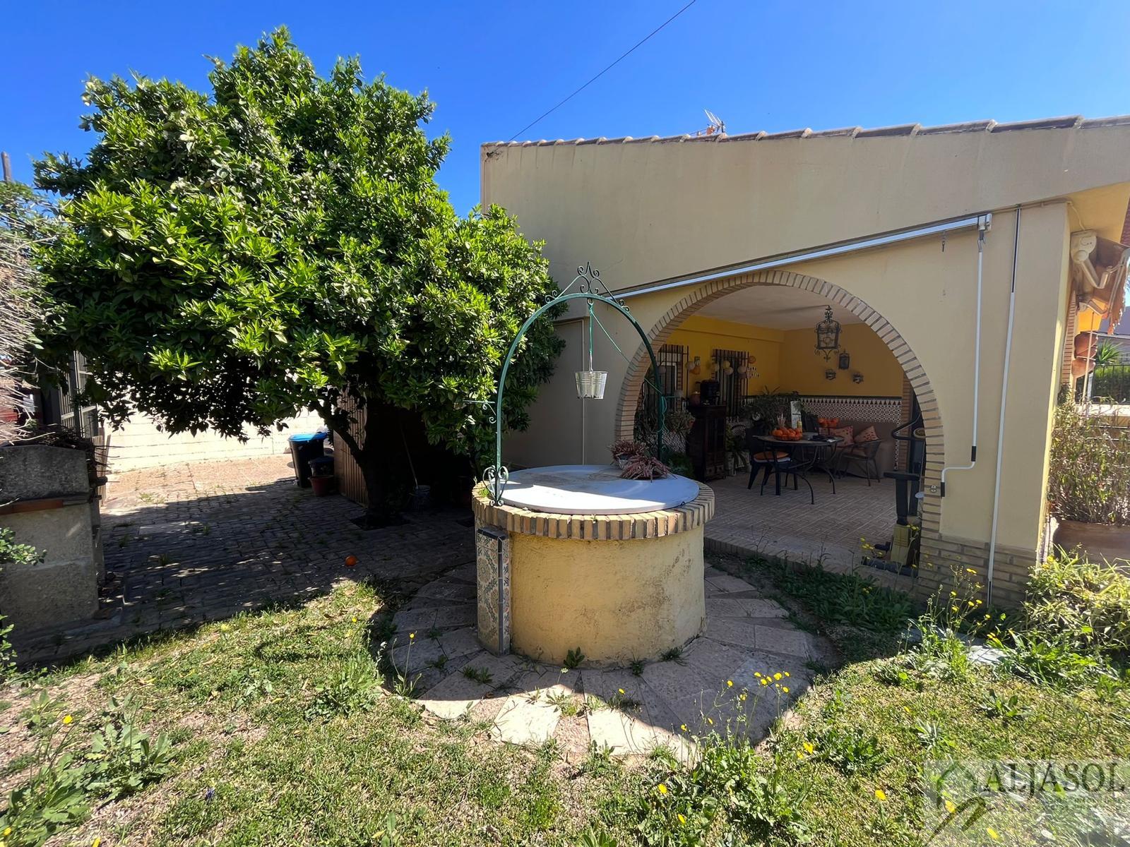For sale of house in Bollullos de la Mitación