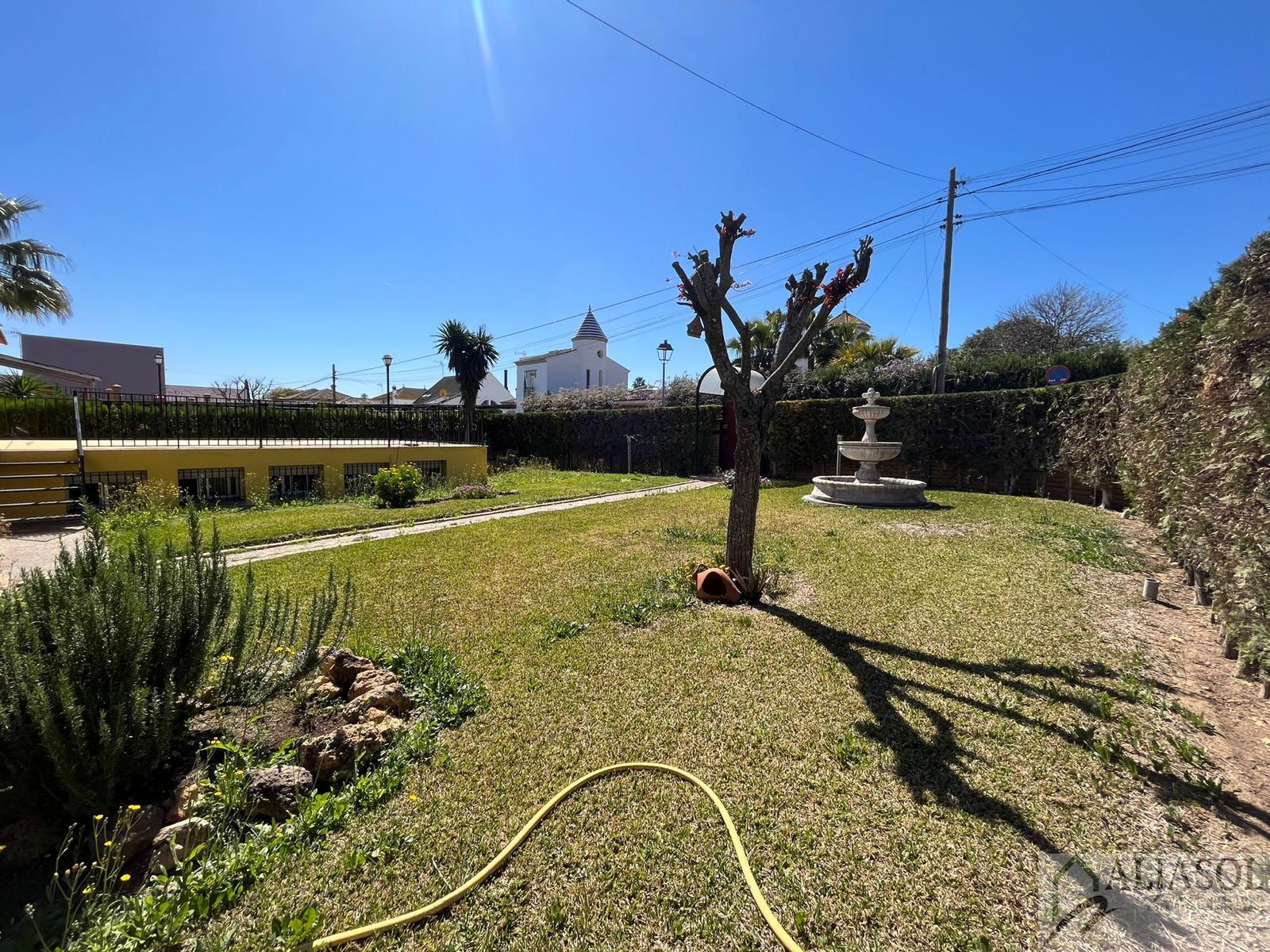 For sale of house in Bollullos de la Mitación