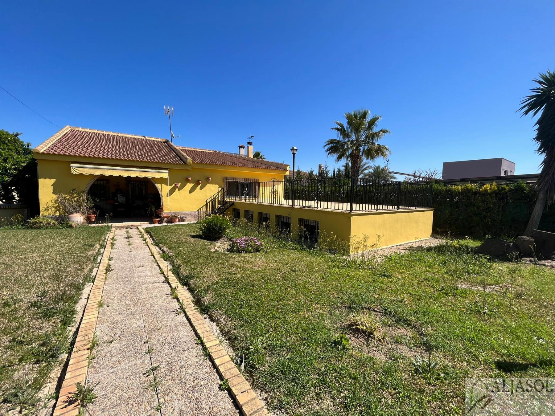 For sale of house in Bollullos de la Mitación