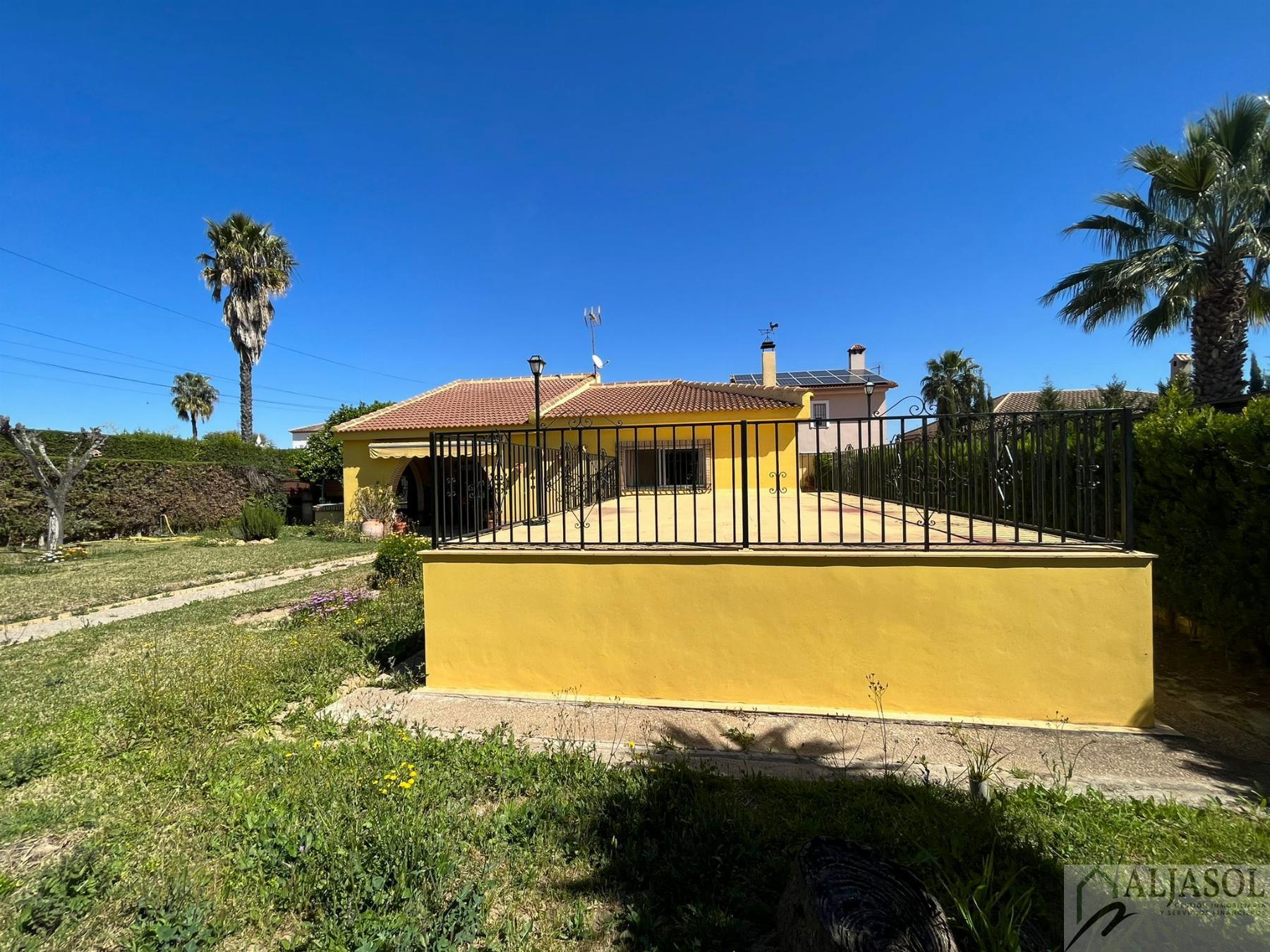For sale of house in Bollullos de la Mitación