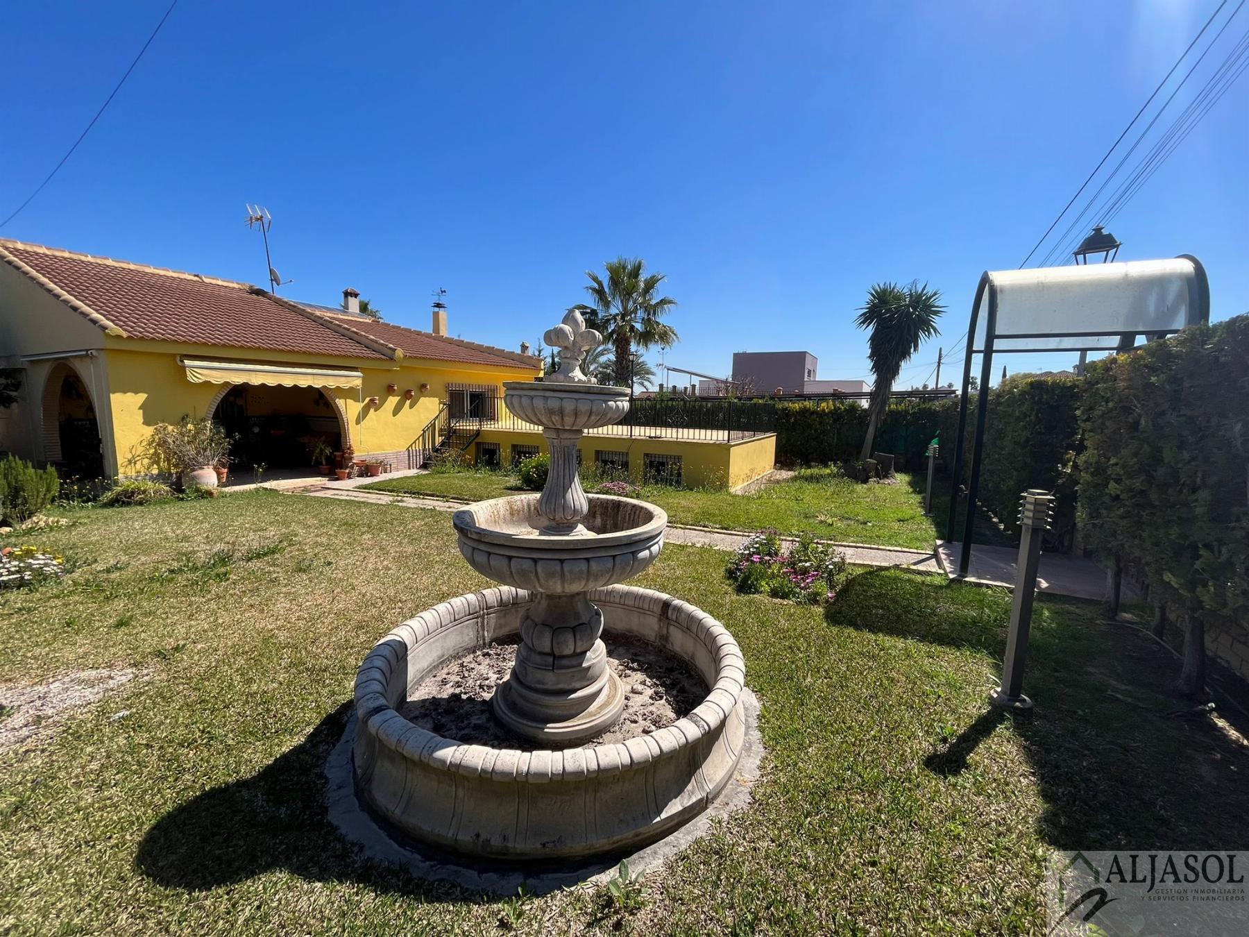 For sale of house in Bollullos de la Mitación