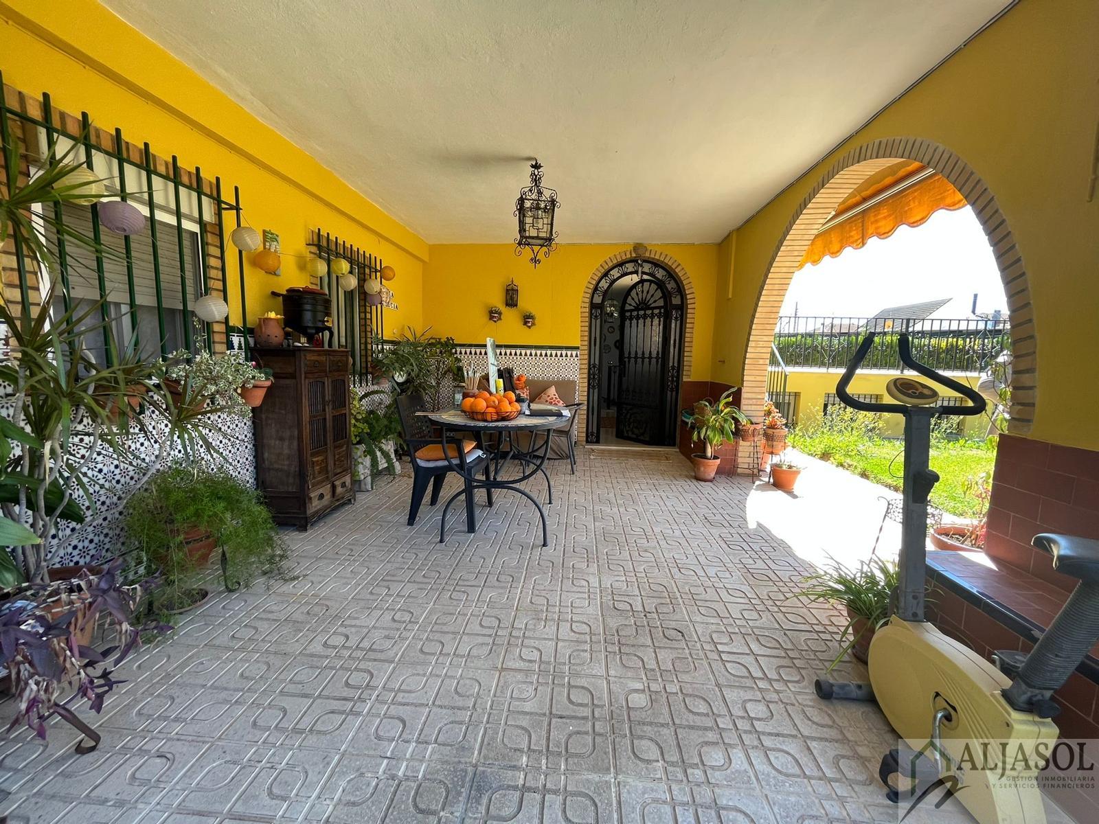 For sale of house in Bollullos de la Mitación