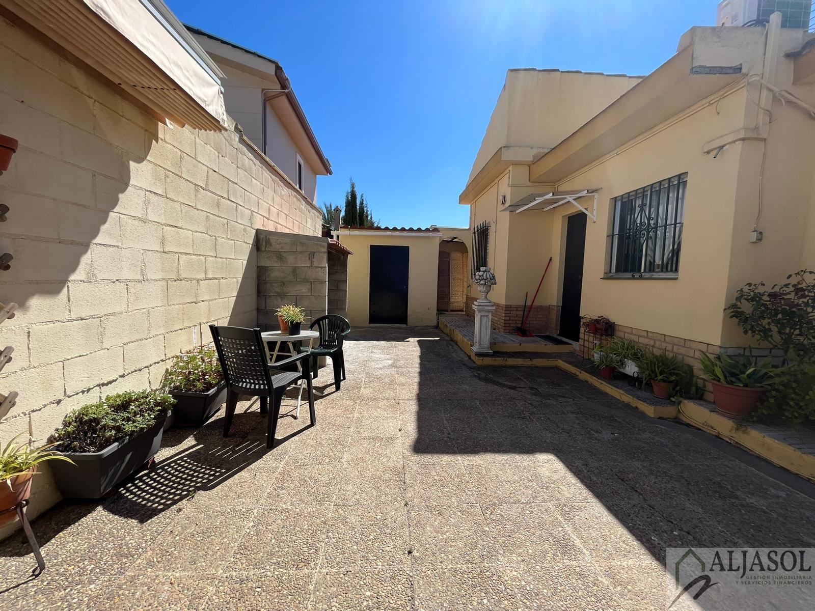 For sale of house in Bollullos de la Mitación