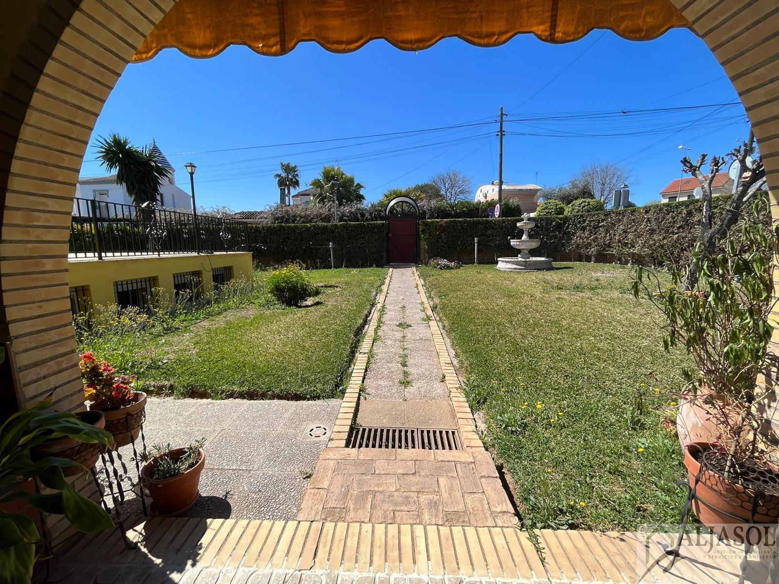 For sale of house in Bollullos de la Mitación