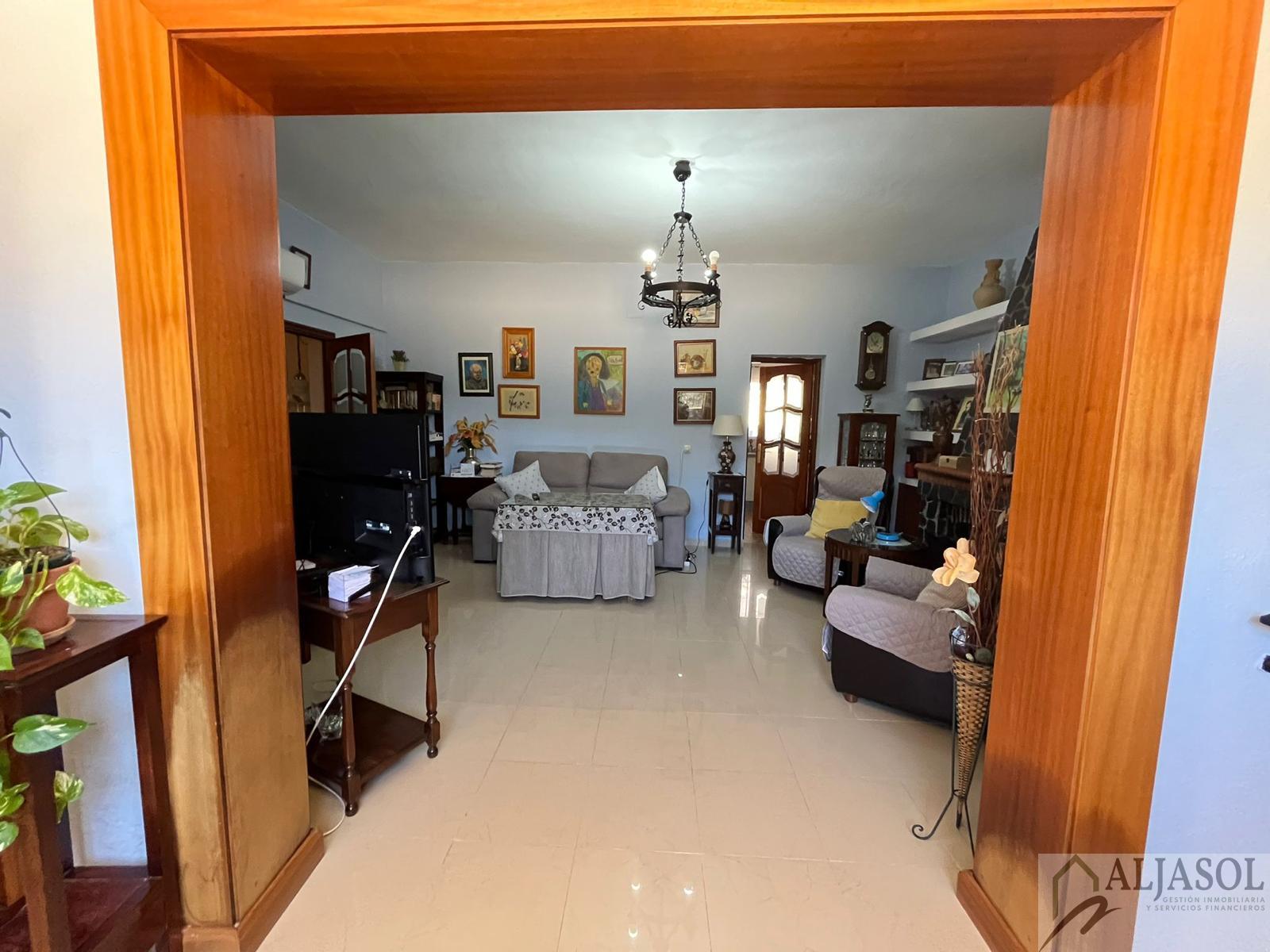 For sale of house in Bollullos de la Mitación