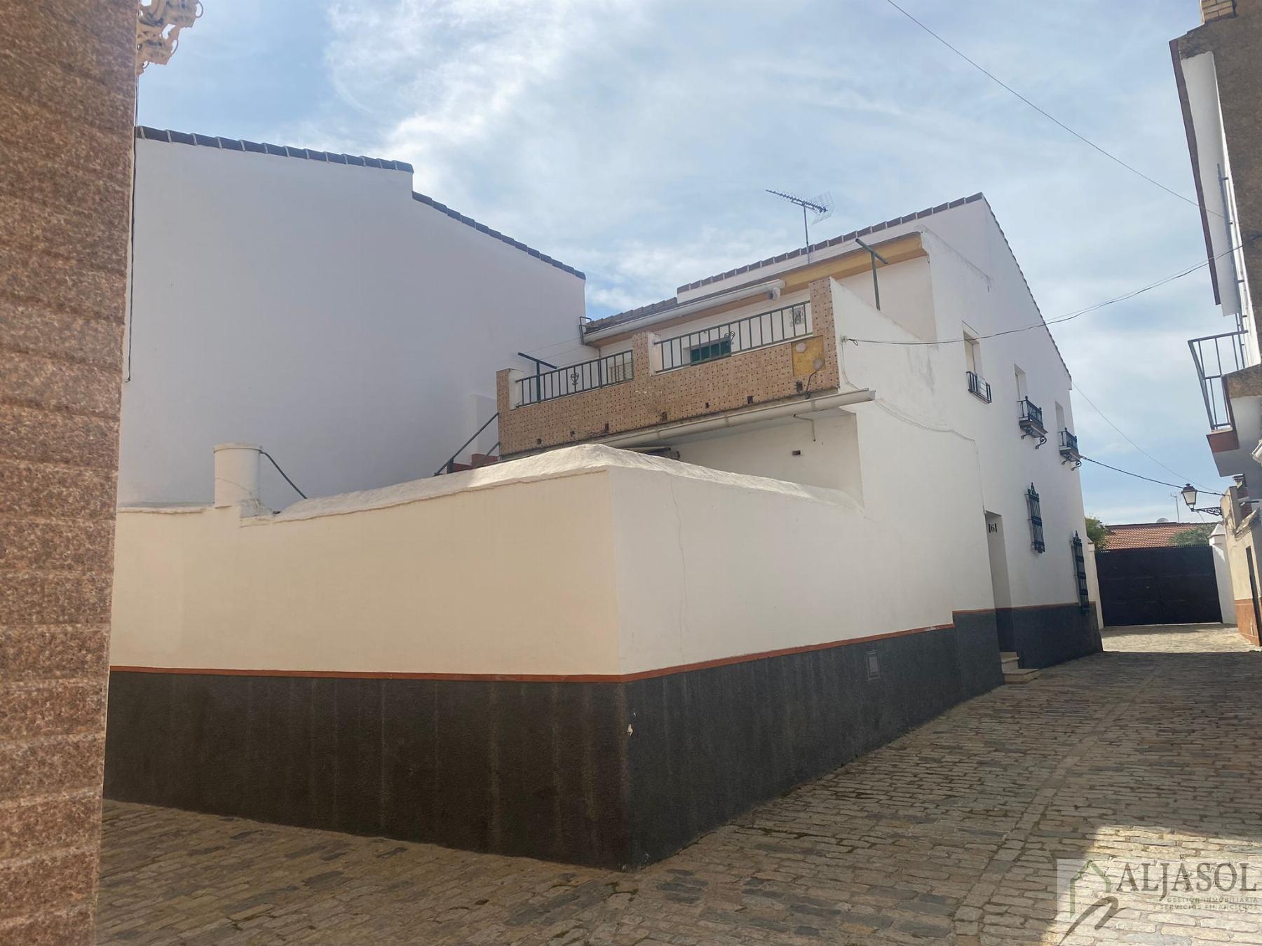 For sale of house in Gerena