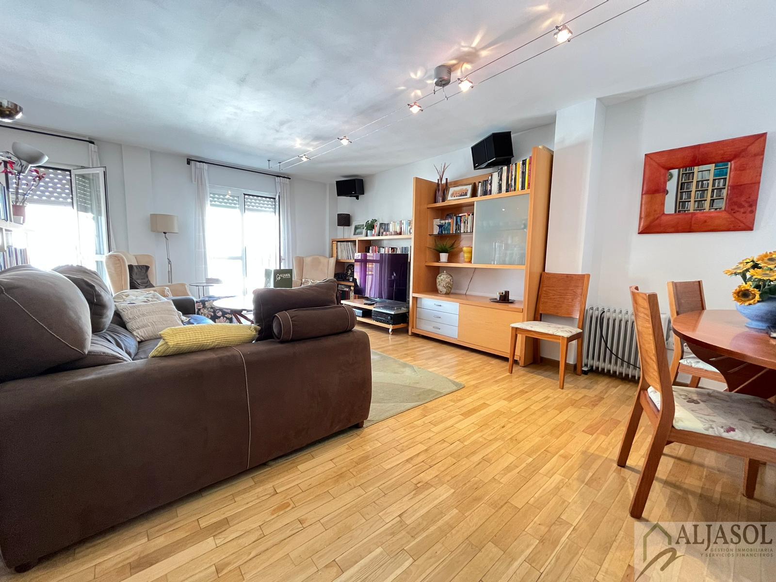 For sale of flat in Camas