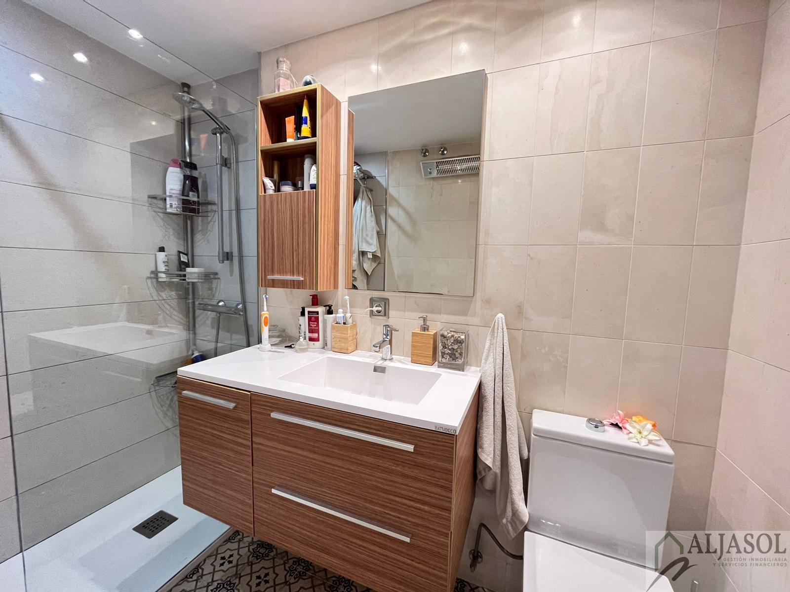 For sale of flat in Camas