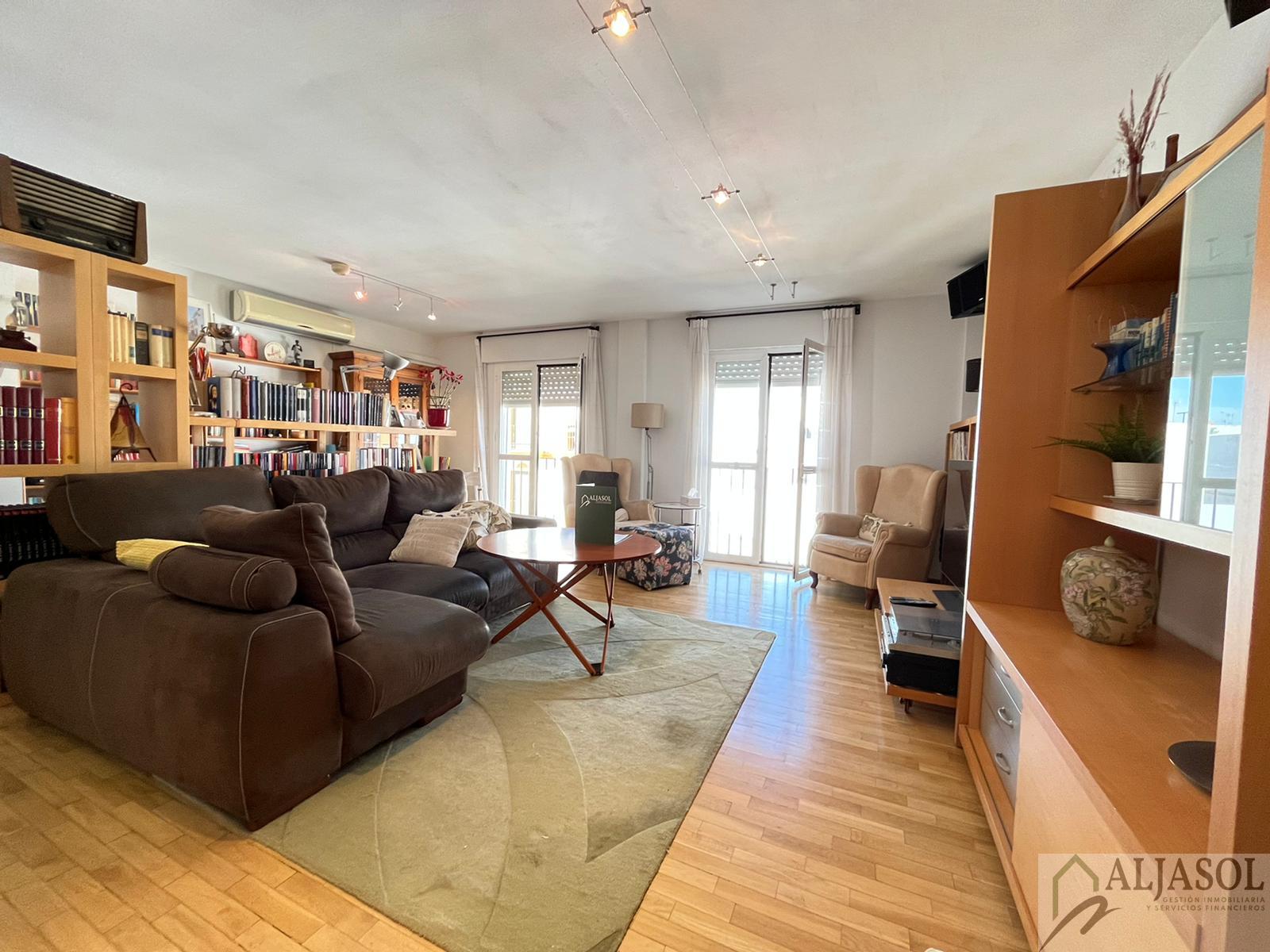 For sale of flat in Camas