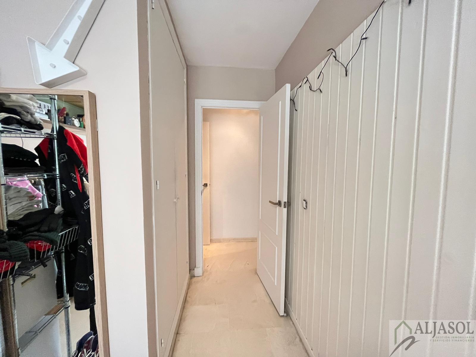 For sale of flat in Camas