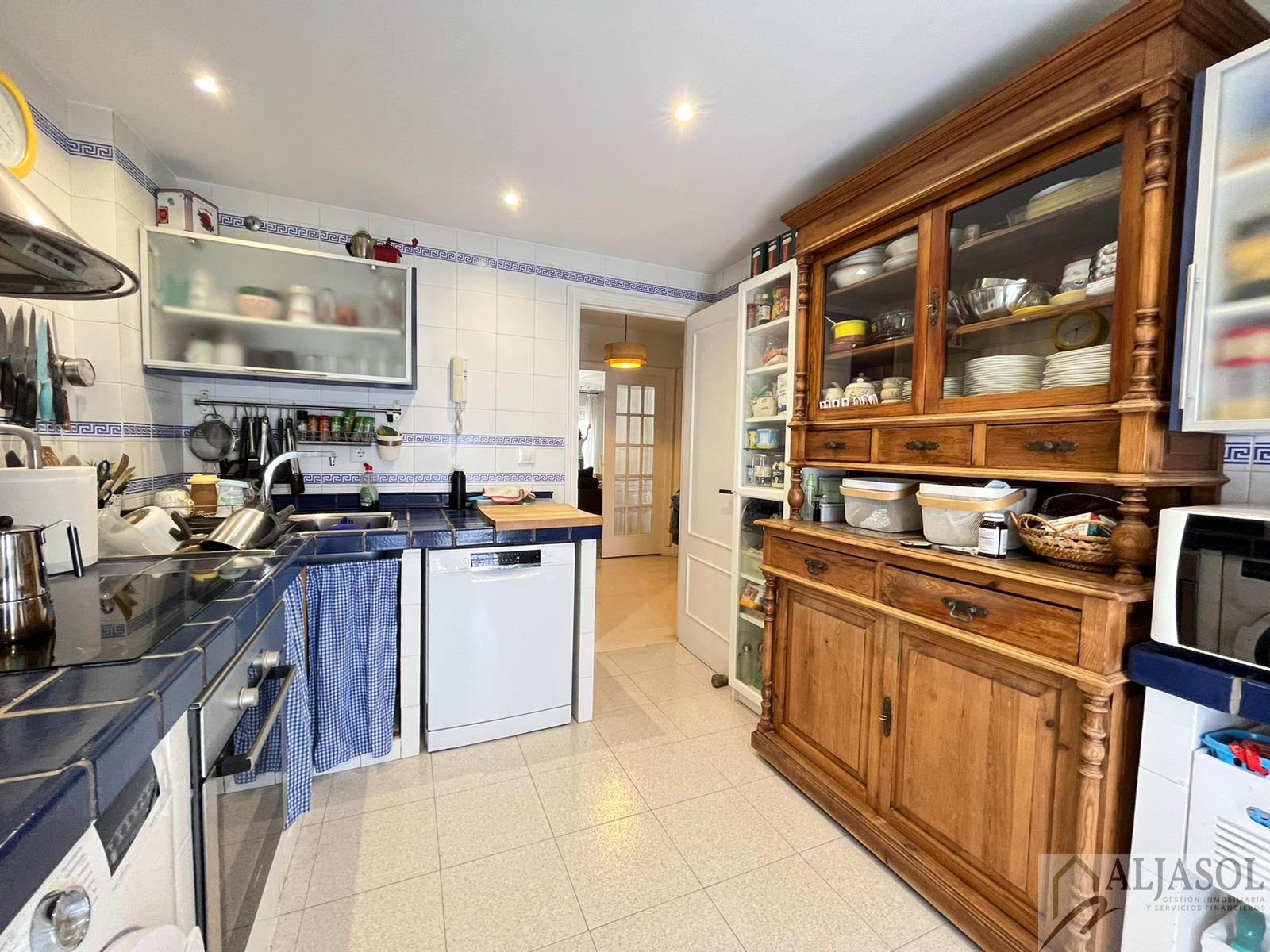 For sale of flat in Camas