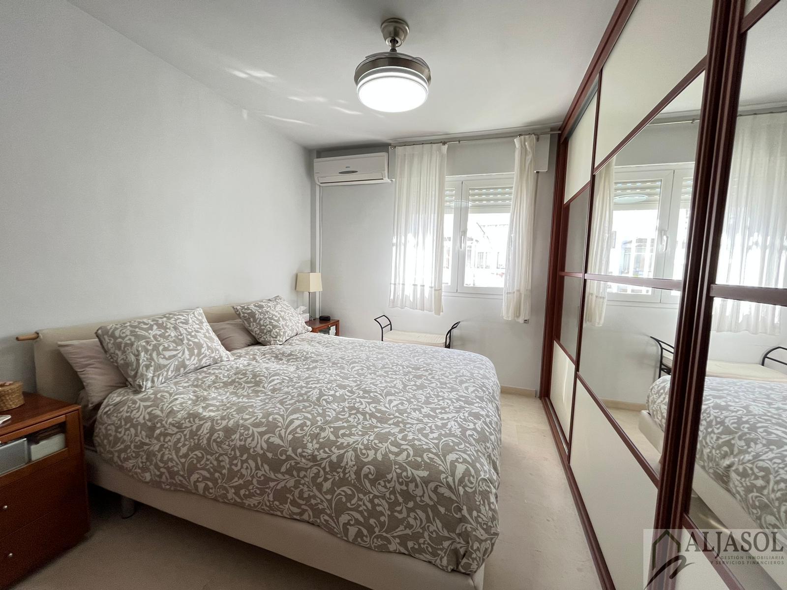 For sale of flat in Camas