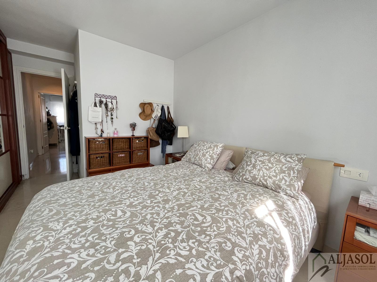 For sale of flat in Camas