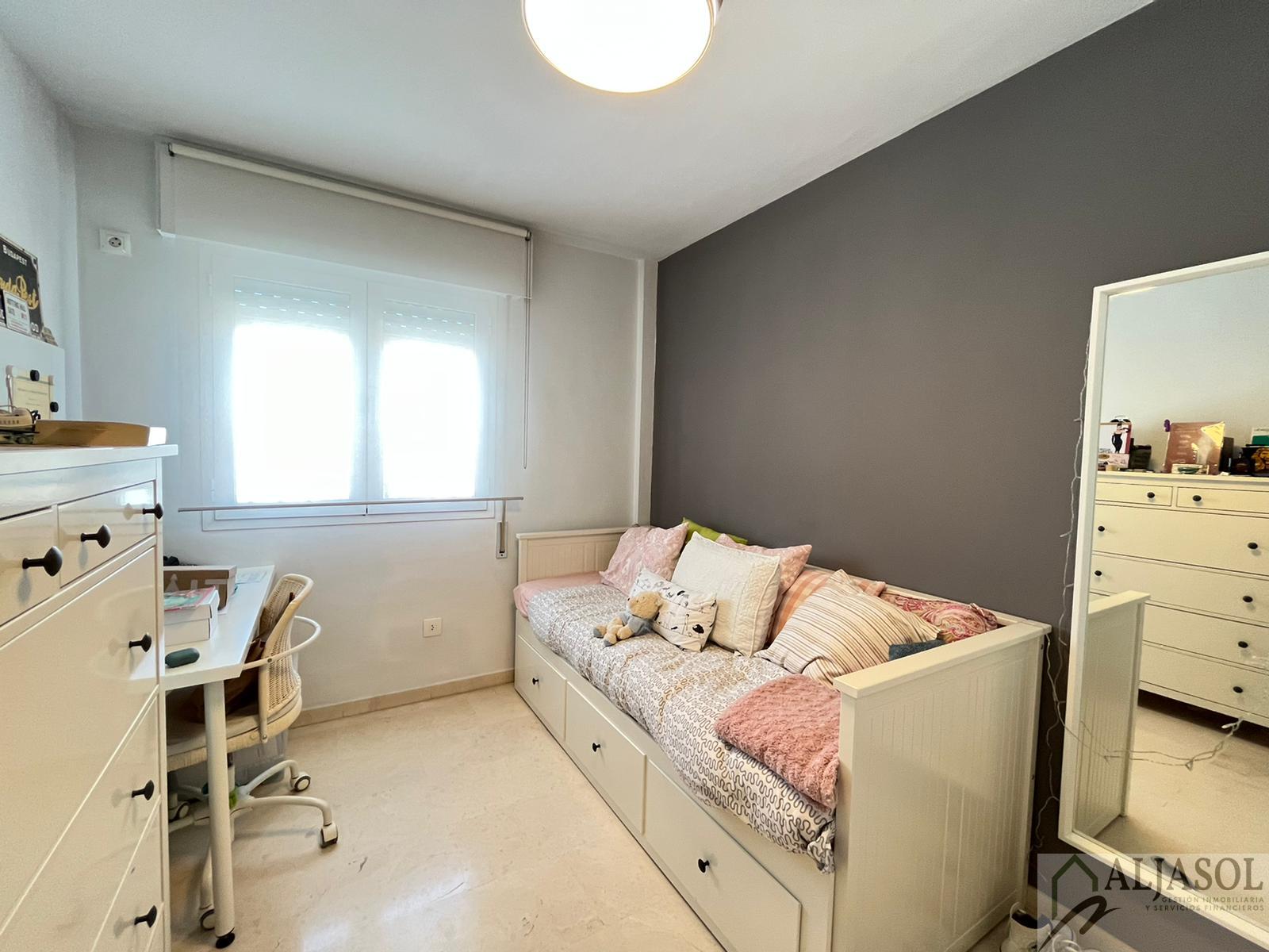 For sale of flat in Camas