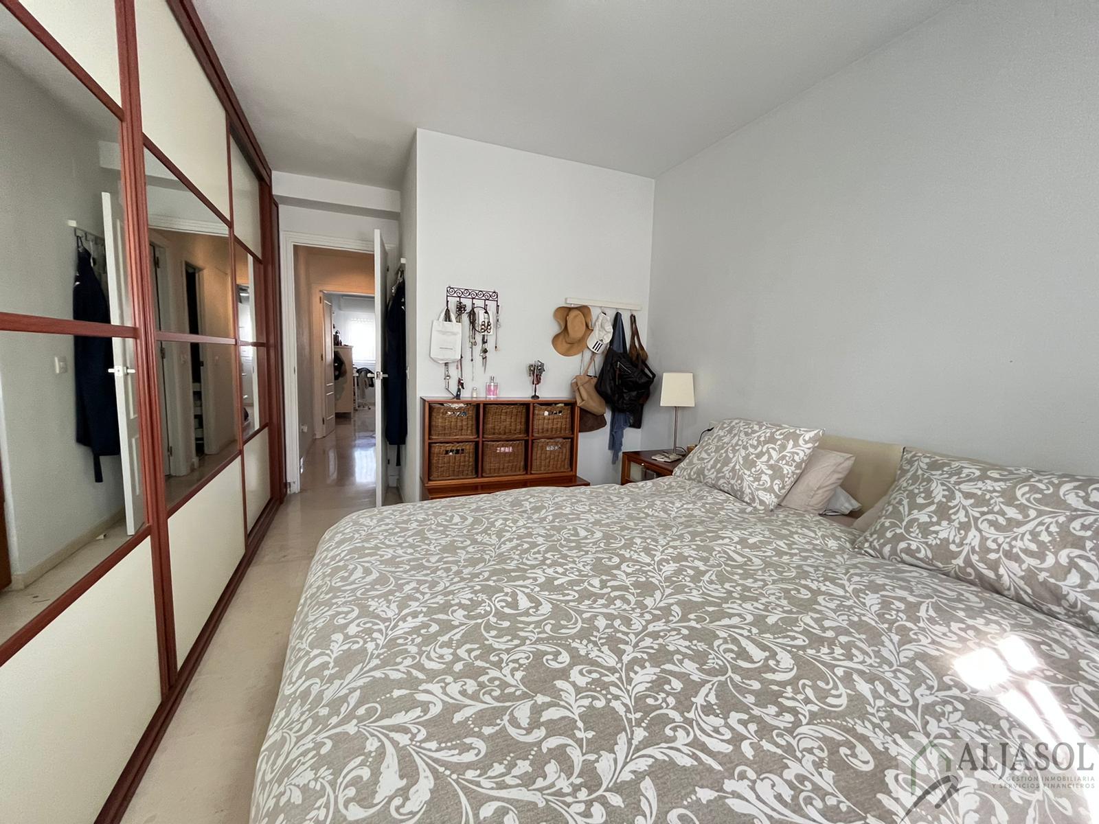 For sale of flat in Camas
