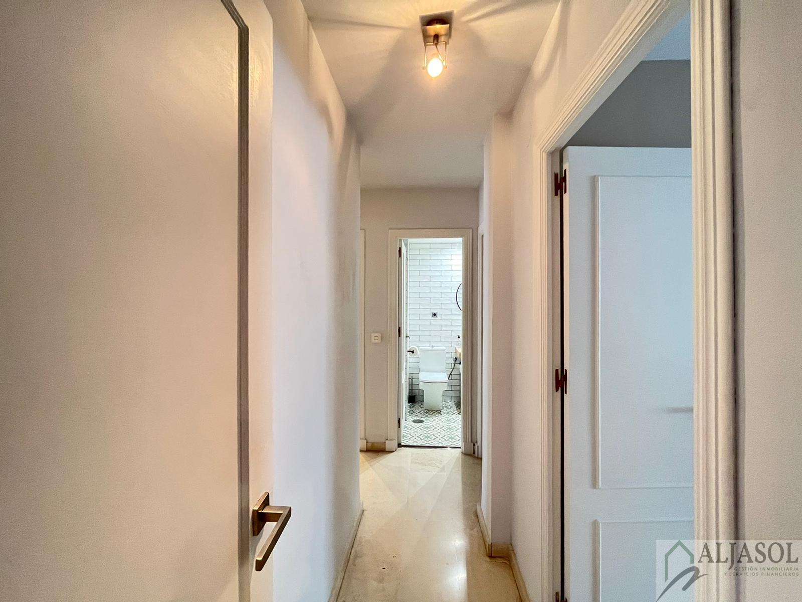 For sale of flat in Camas
