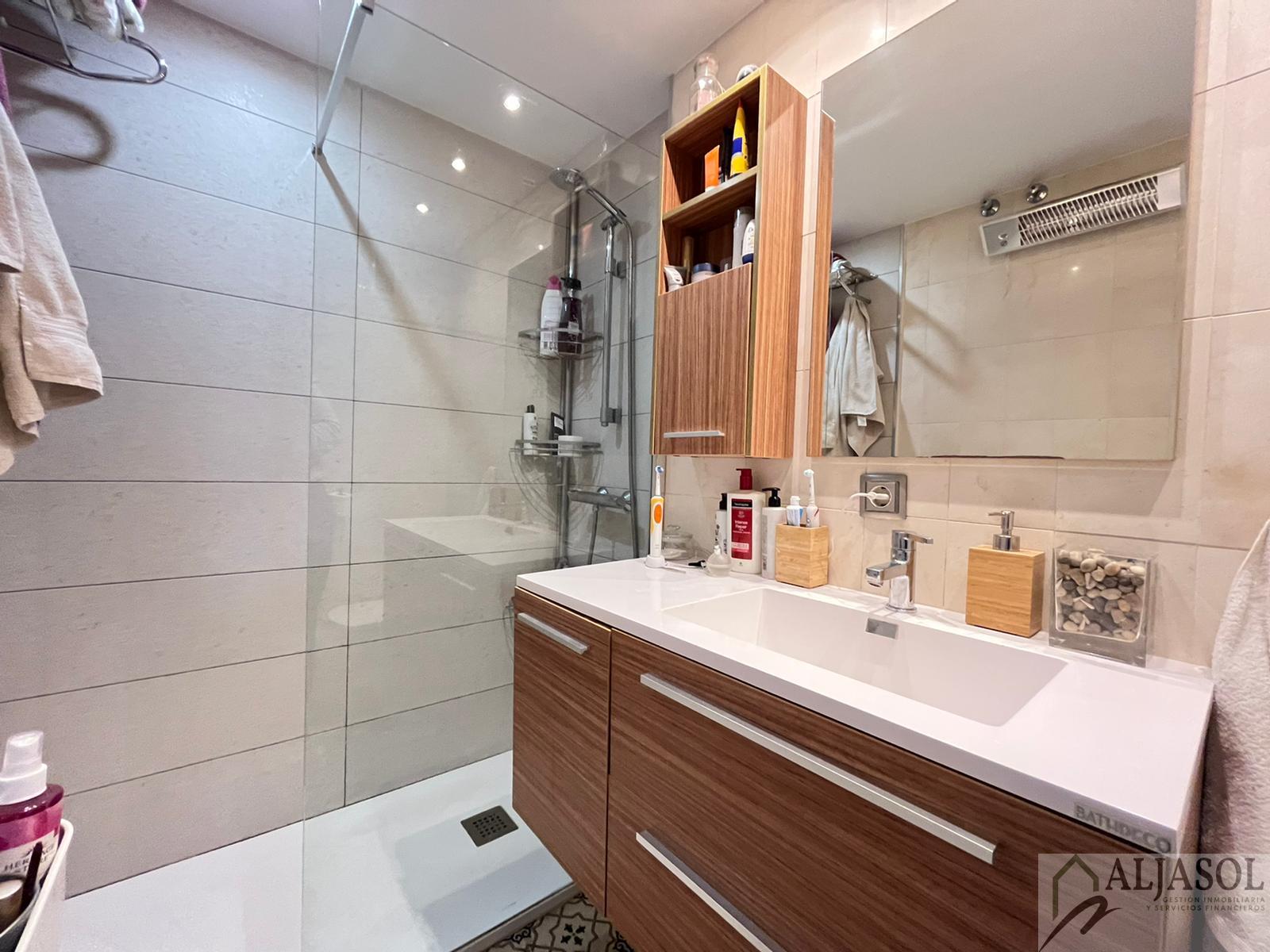 For sale of flat in Camas