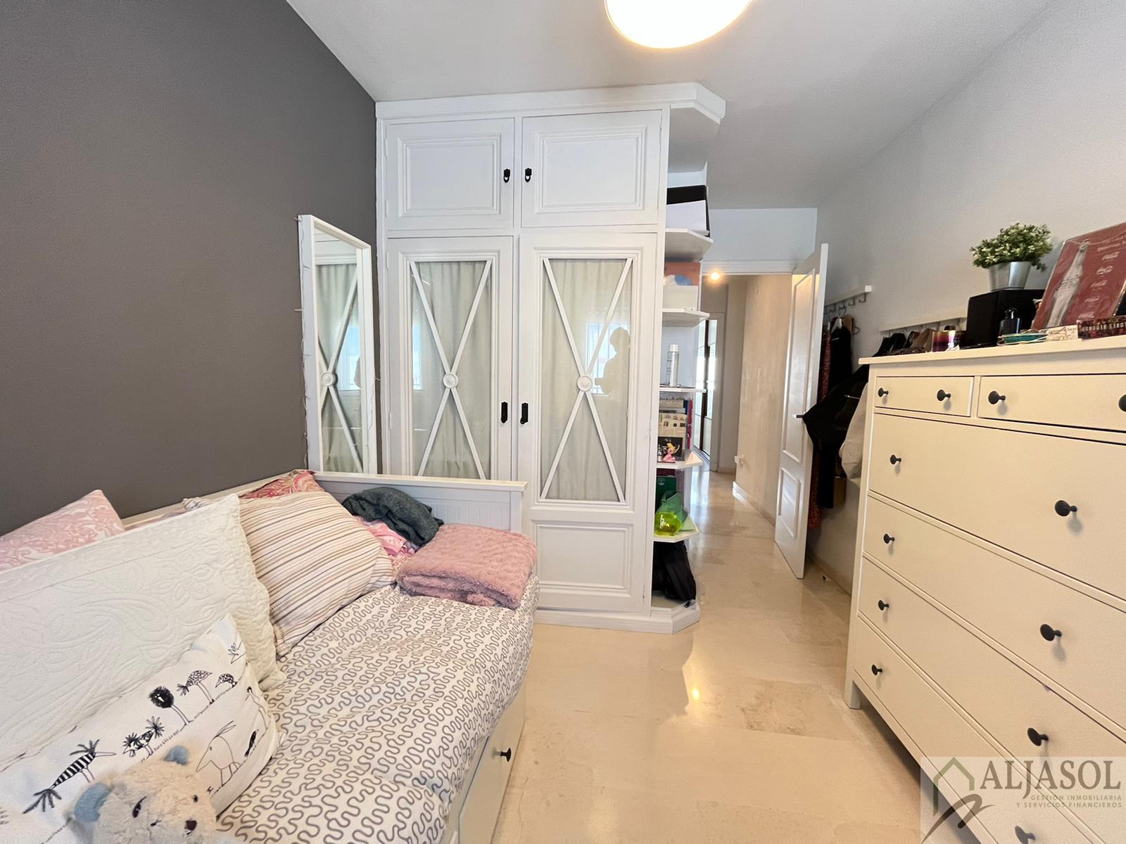 For sale of flat in Camas