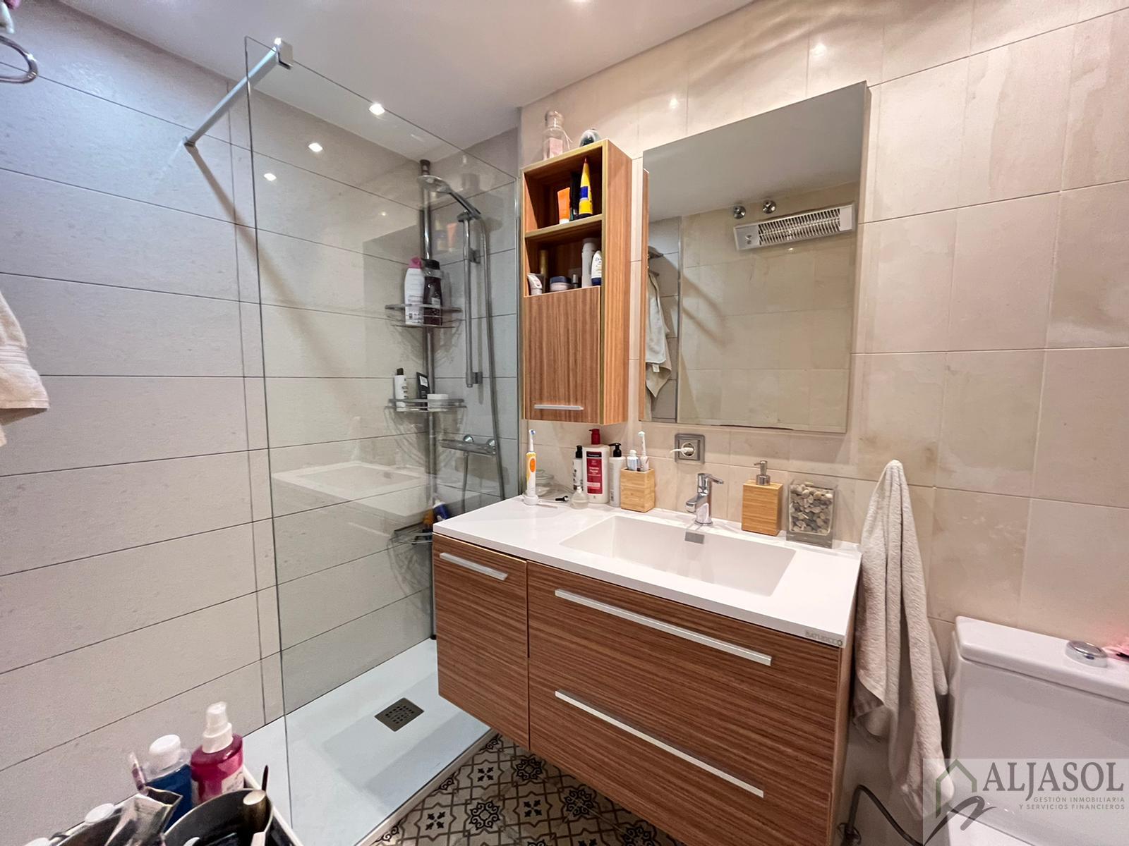 For sale of flat in Camas