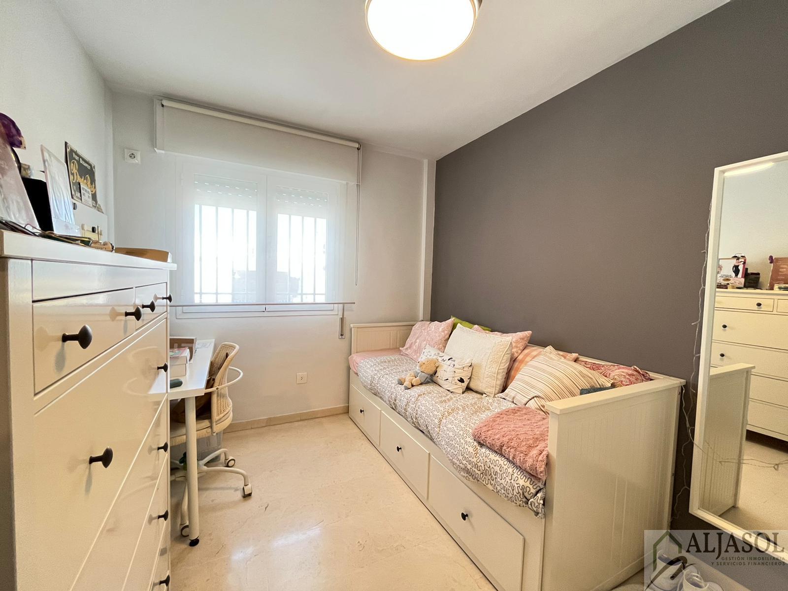 For sale of flat in Camas