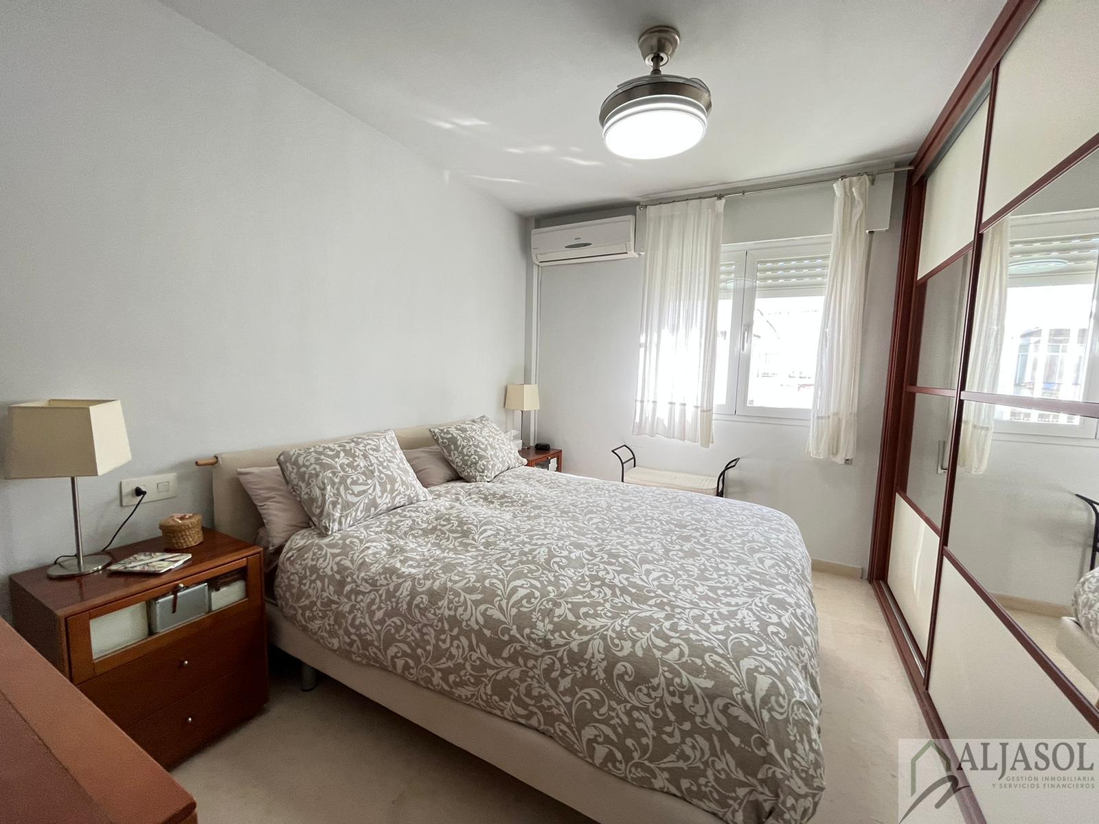 For sale of flat in Camas