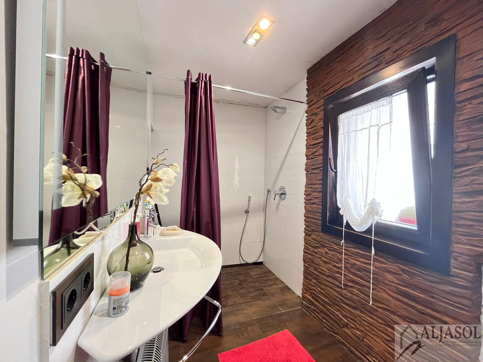 Venta de casa en Valencina de la Concepción